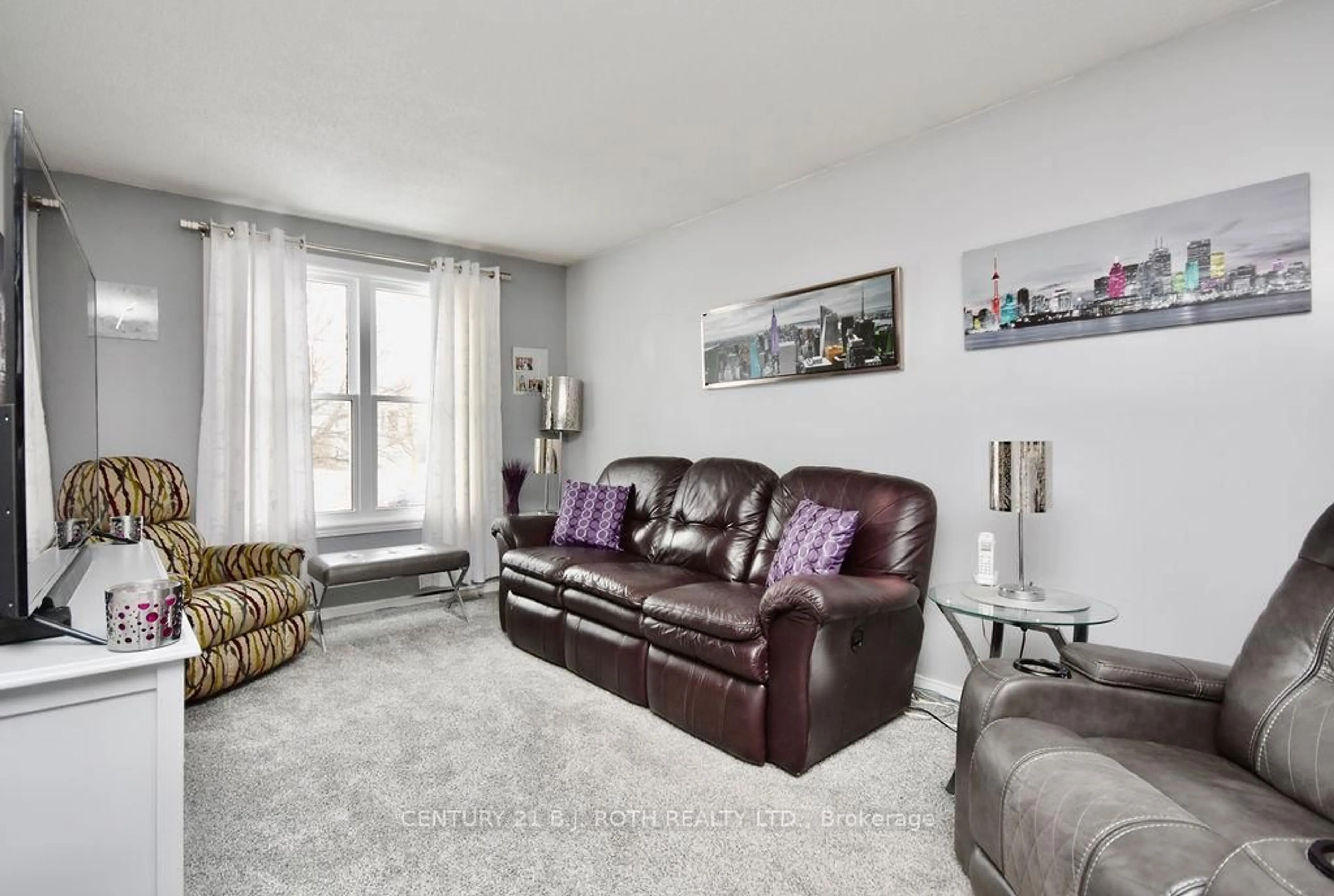 Living room with furniture, unknown for 47 D'ambrosio Dr, Barrie Ontario L4N 6V6