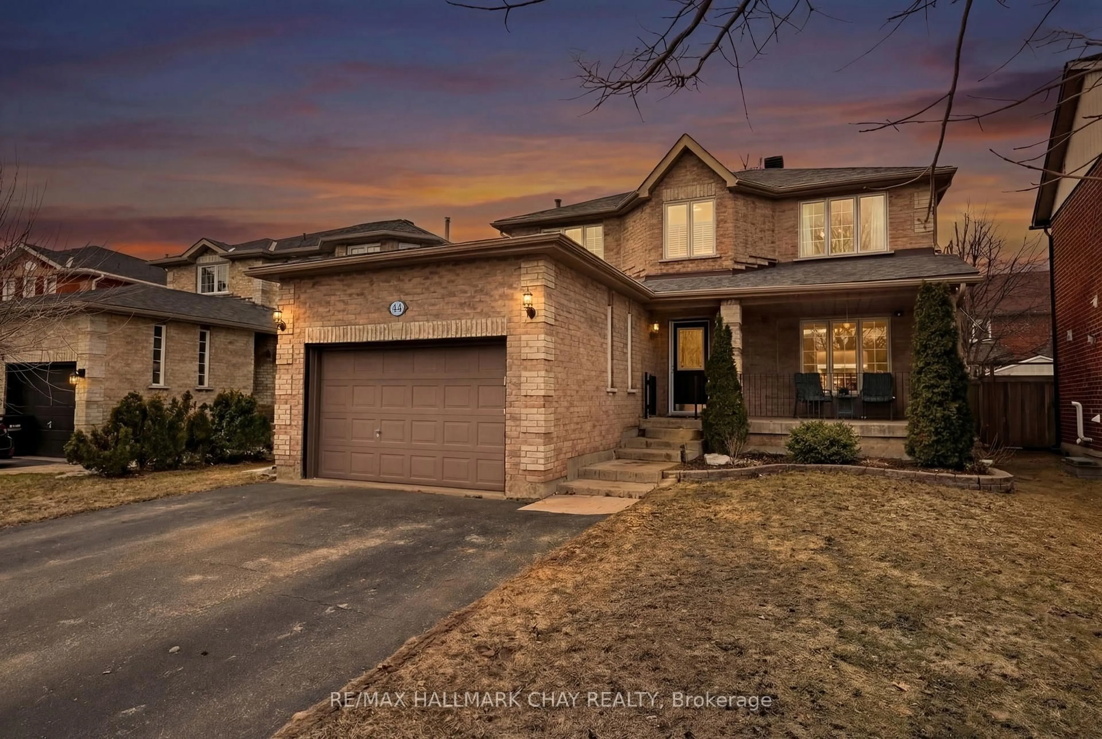 Home with brick exterior material, street for 44 Sherwood Crt, Barrie Ontario L4N 9V1