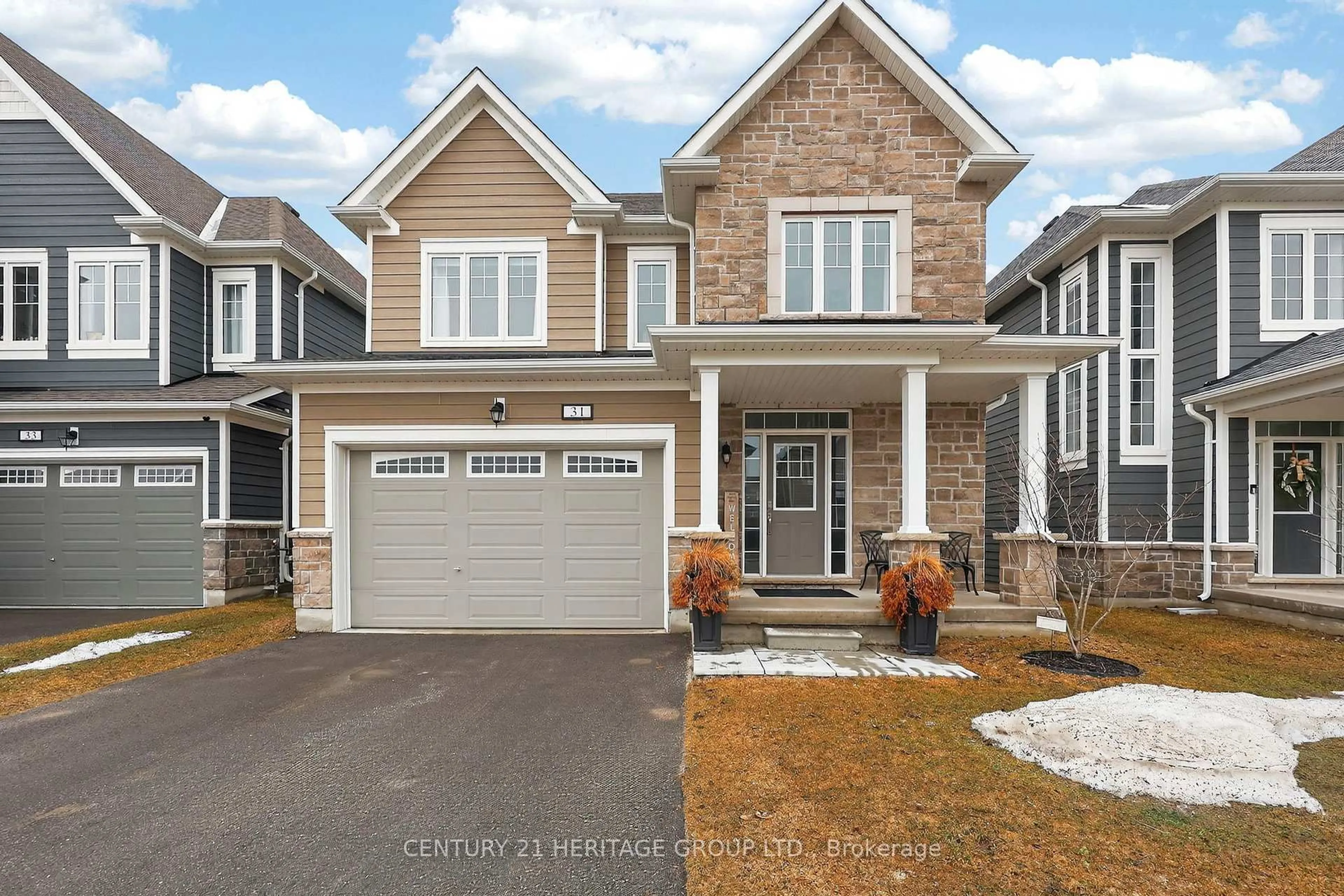 Home with brick exterior material, street for 31 Abby Dr, Wasaga Beach Ontario L9Z 0K2