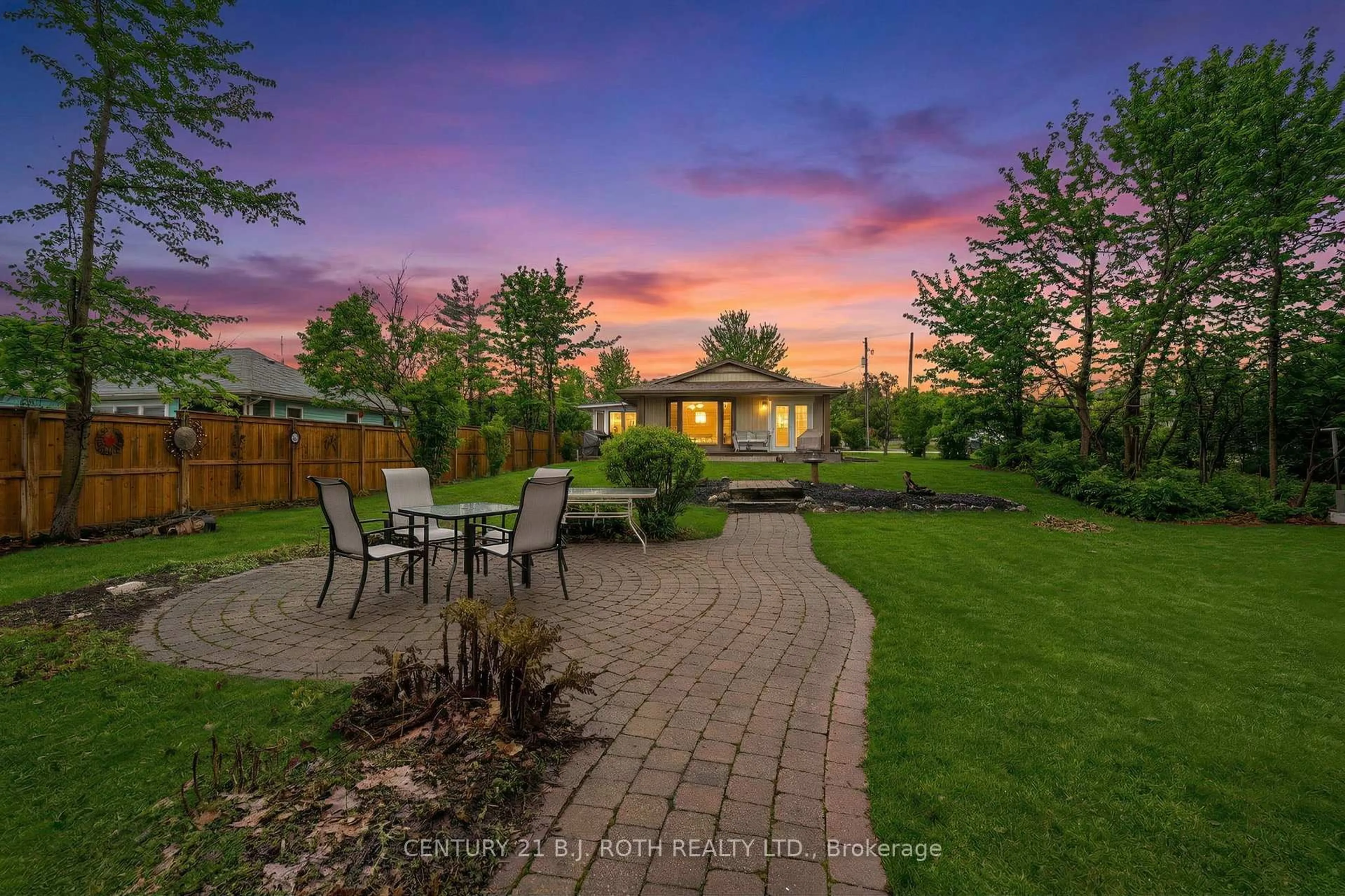 Patio, street for 31 O'Connell Lane, Oro-Medonte Ontario L0L 2E0