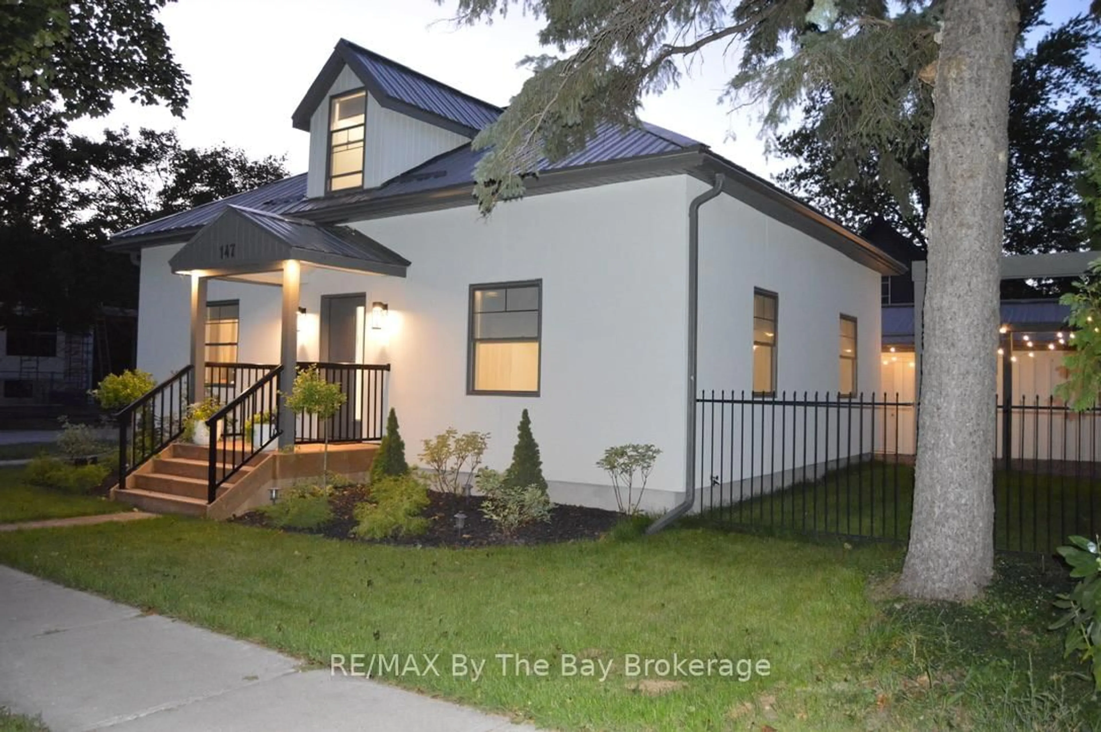 Home with brick exterior material, street for 147 2nd St, Collingwood Ontario L9Y 1E7