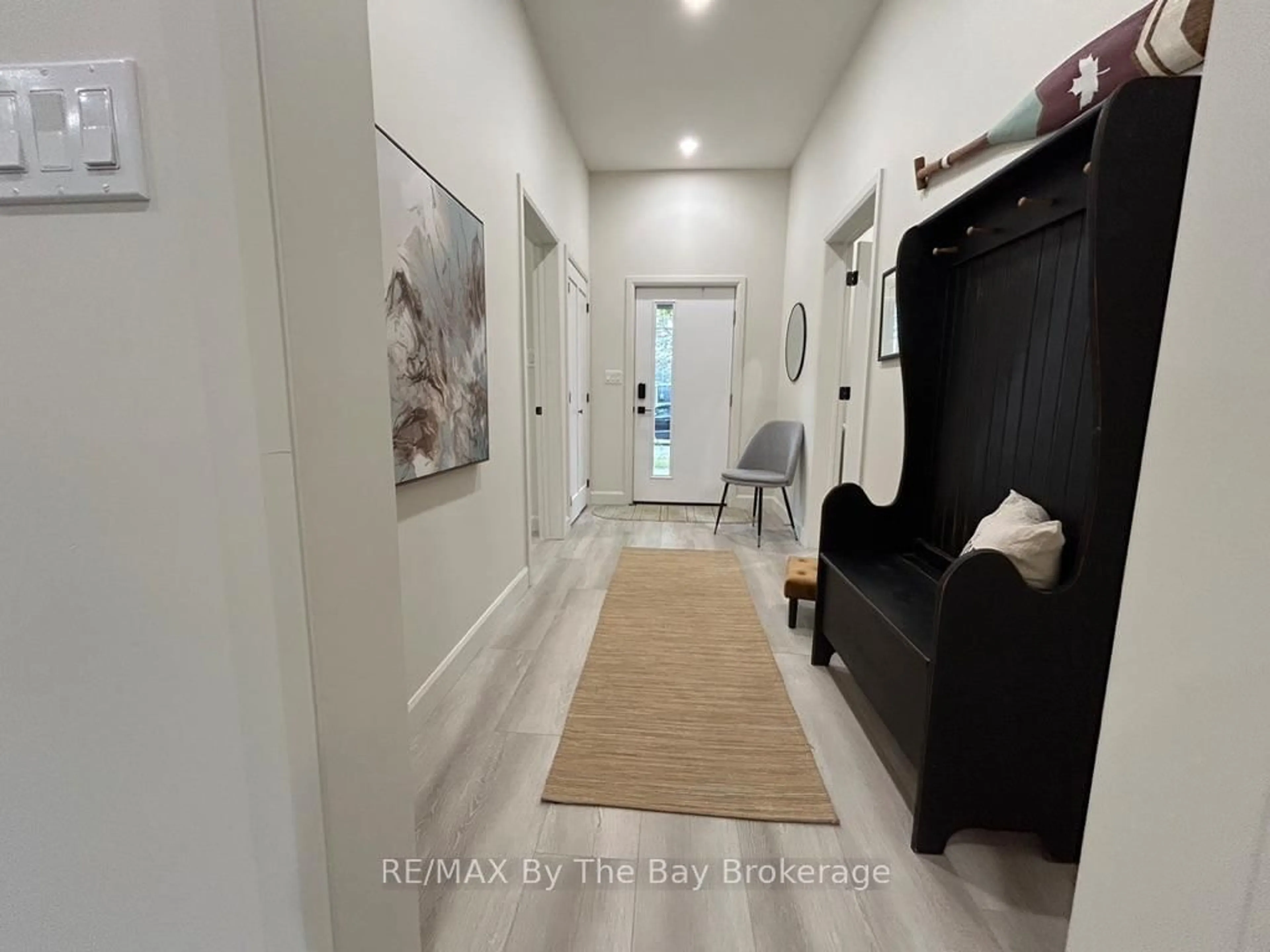 Indoor entryway for 147 2nd St, Collingwood Ontario L9Y 1E7