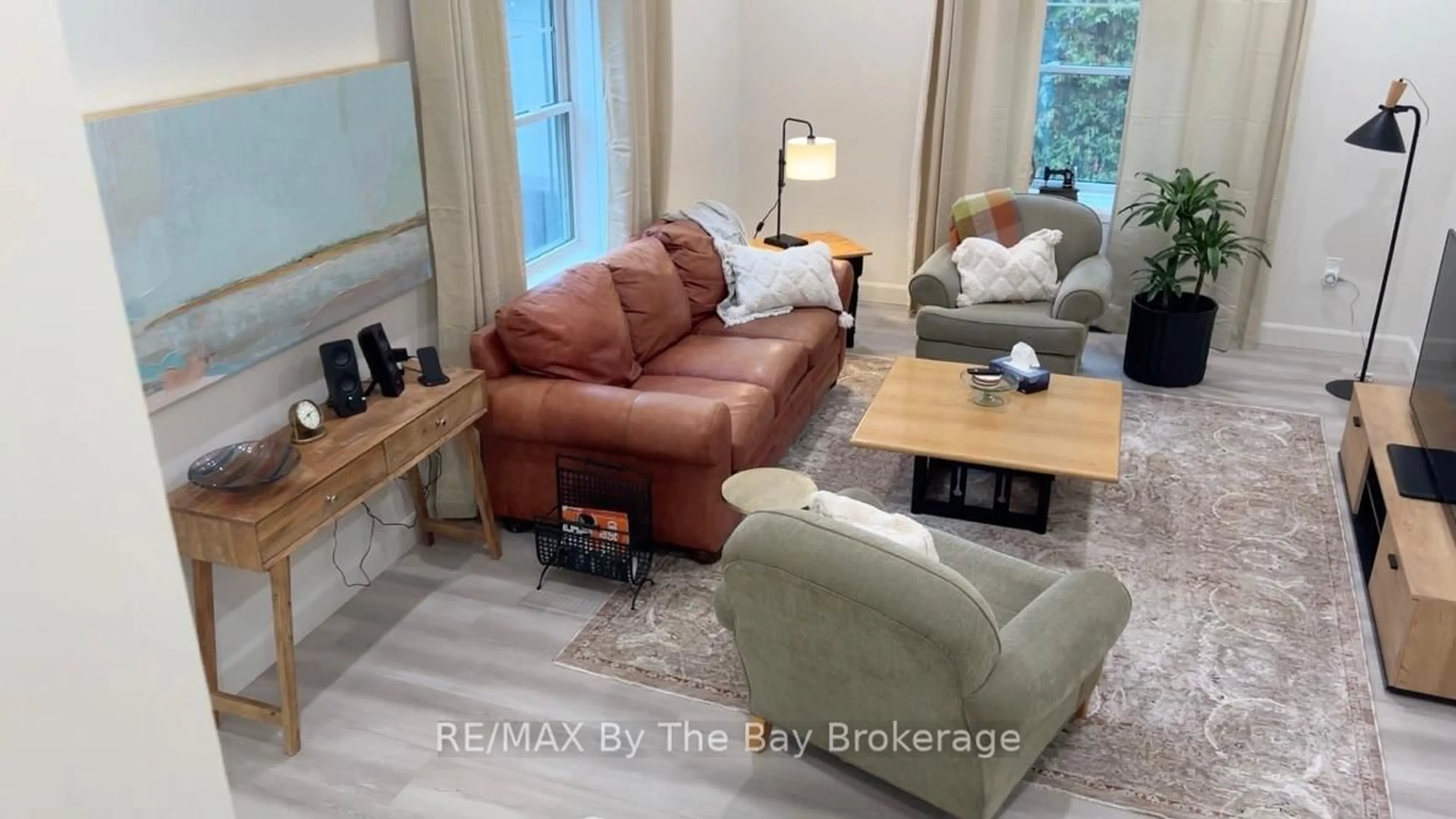 Living room with furniture, unknown for 147 2nd St, Collingwood Ontario L9Y 1E7