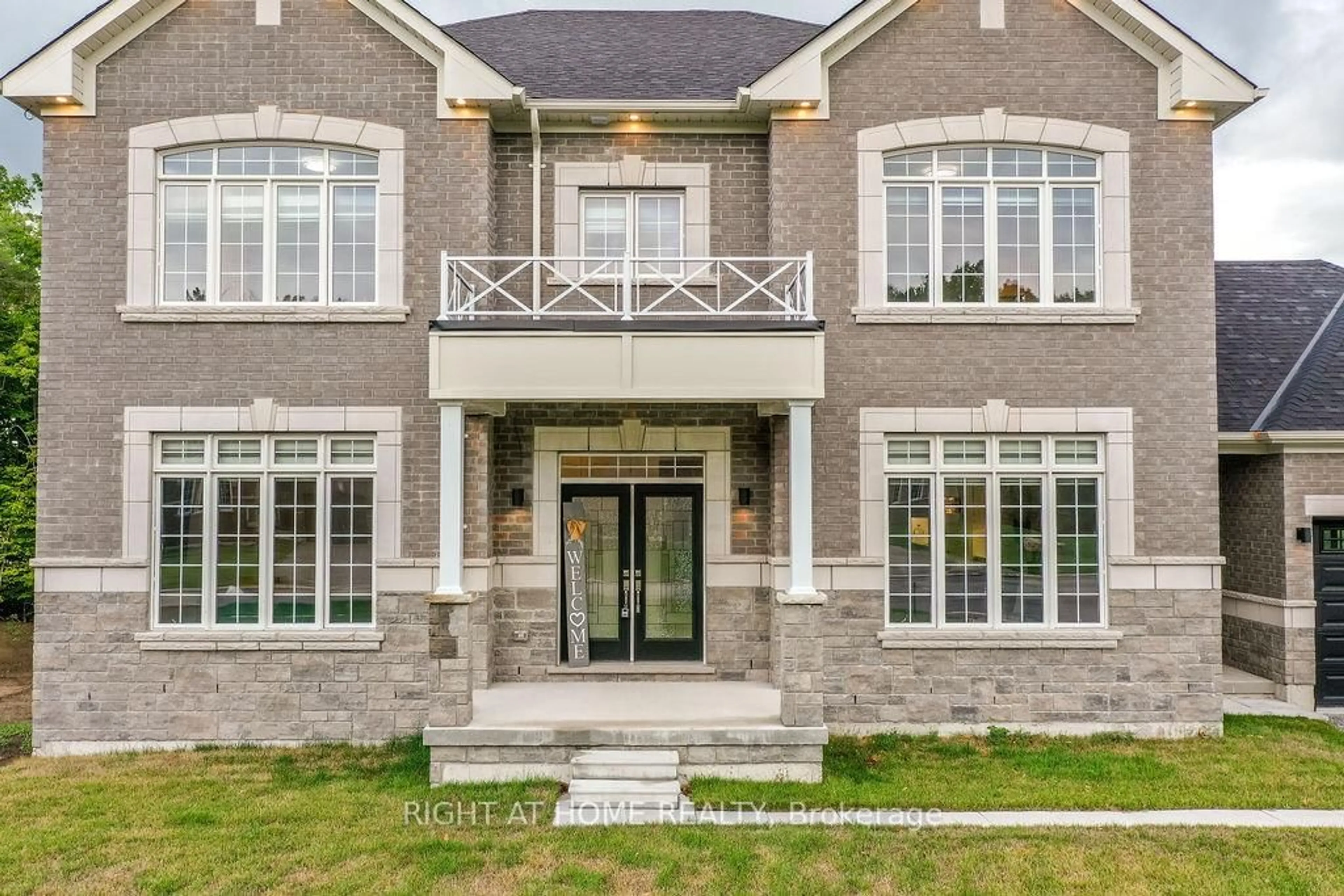 Home with brick exterior material, street for 8 Forest Heights Crt, Oro-Medonte Ontario L0L 2E0