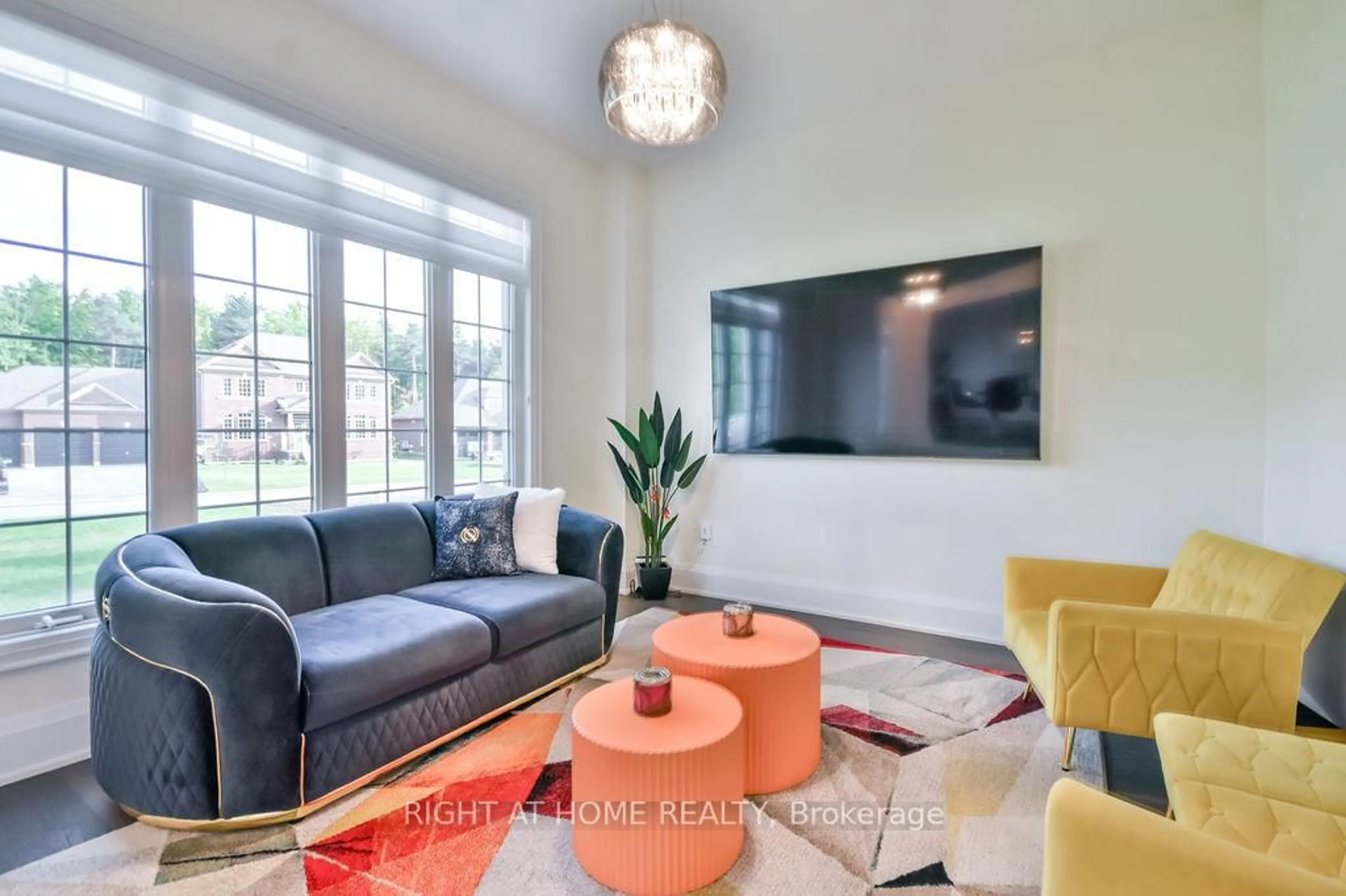 Living room with furniture, unknown for 8 Forest Heights Crt, Oro-Medonte Ontario L0L 2E0