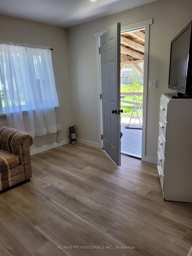 39 Beck St, Wasaga Beach 4