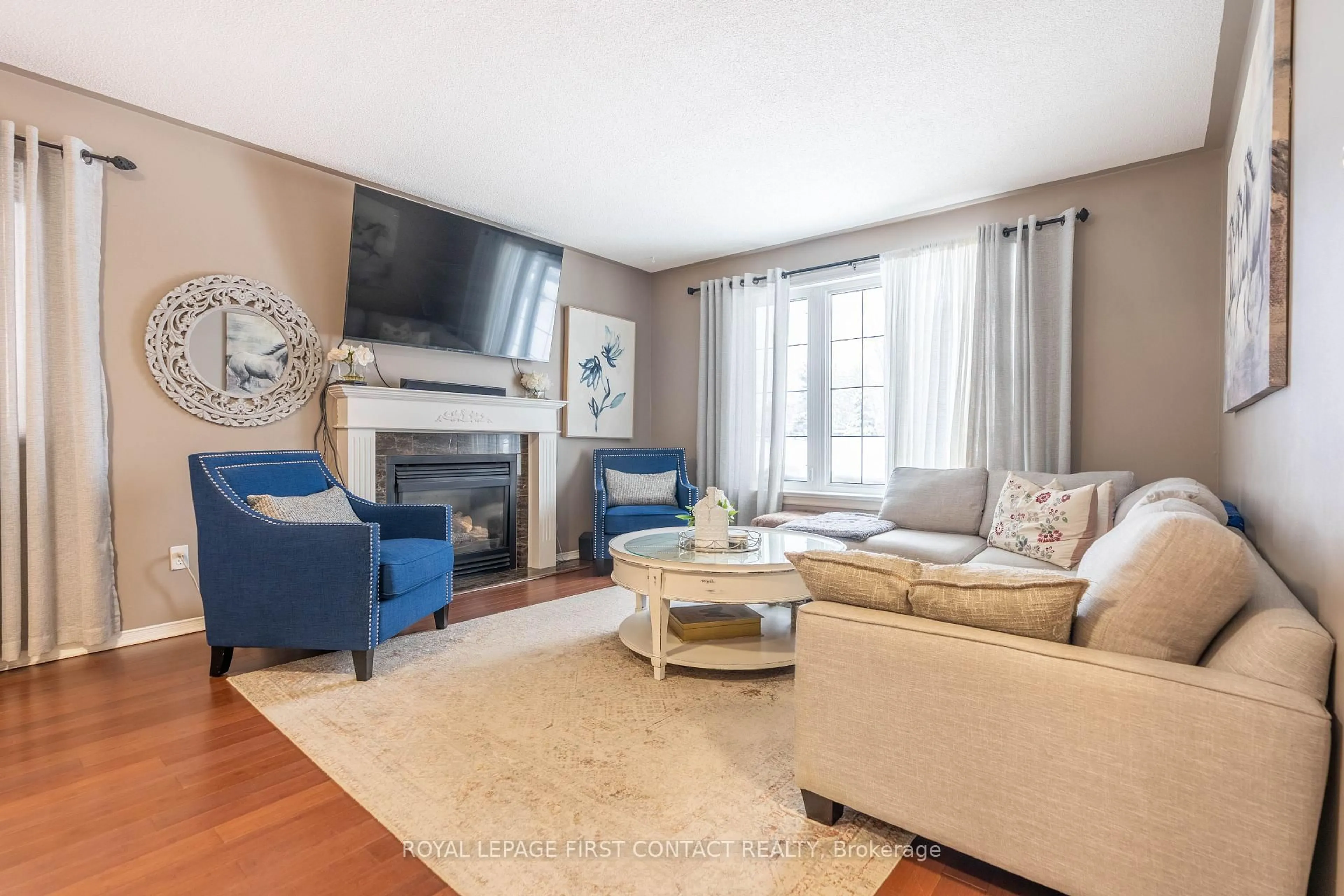 Living room with furniture, unknown for 10 Wismer Ave, Barrie Ontario L4N 7X8