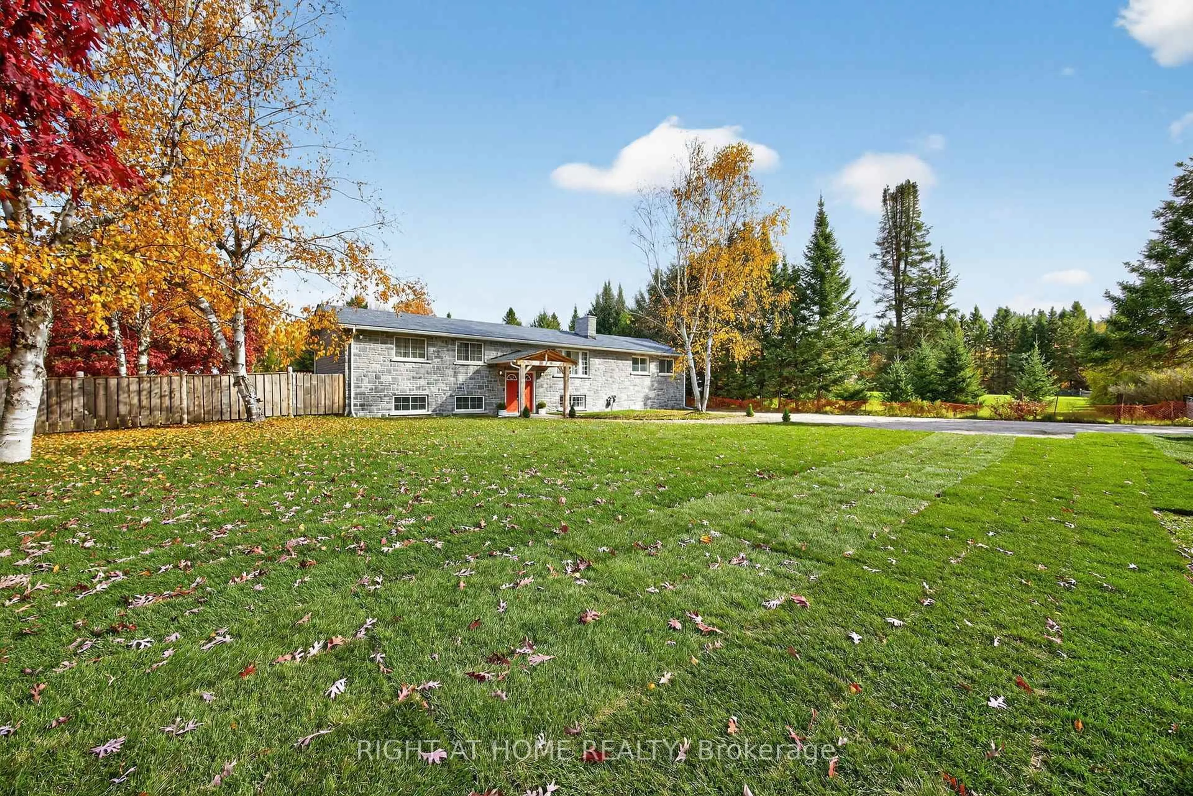 A pic from outside/outdoor area/front of a property/back of a property/a pic from drone, unknown for 207 SCARLETT Line, Oro-Medonte Ontario L0L 1V0