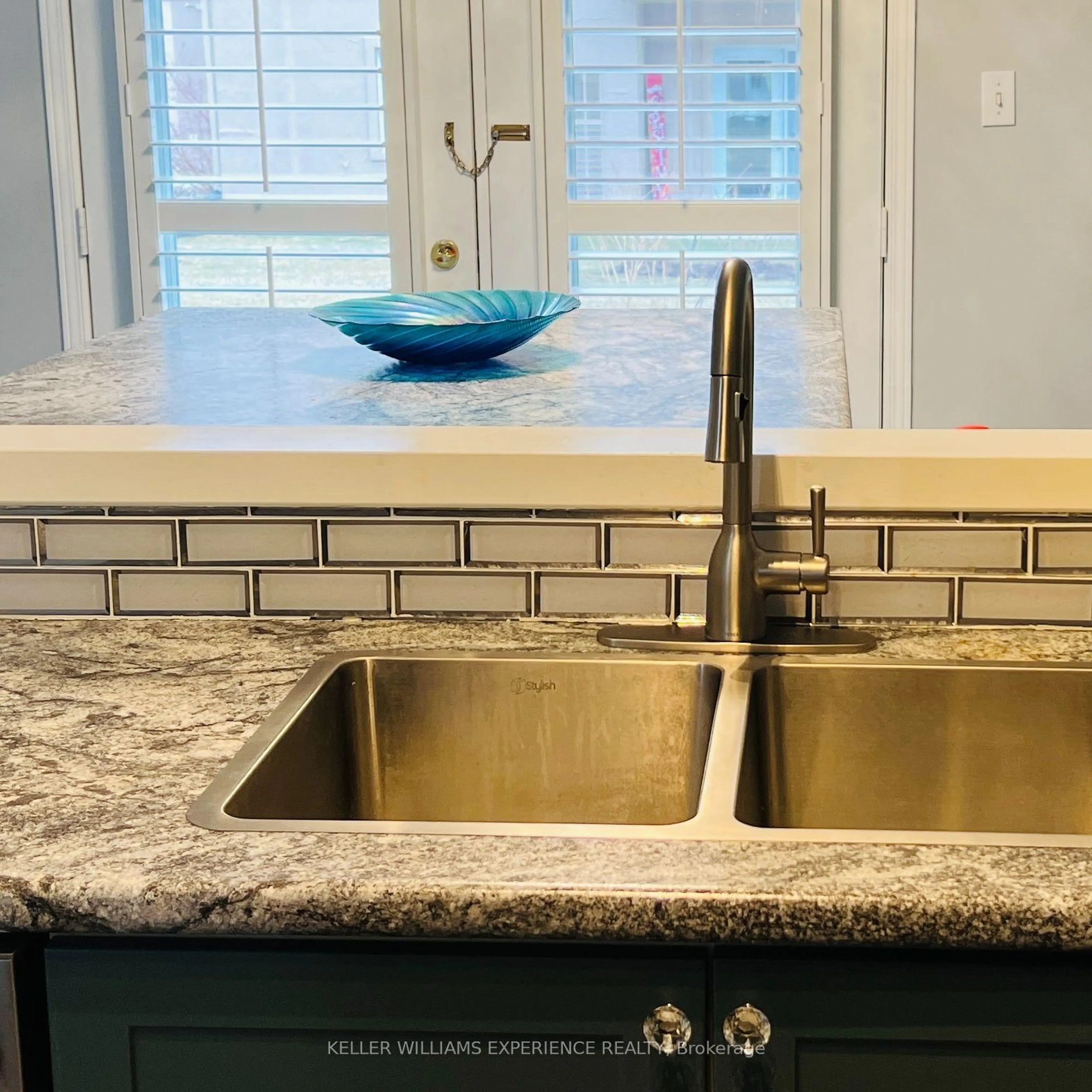 Contemporary kitchen, ceramic/tile floor for 115 Bond St #101, Orillia Ontario L3V 1J7