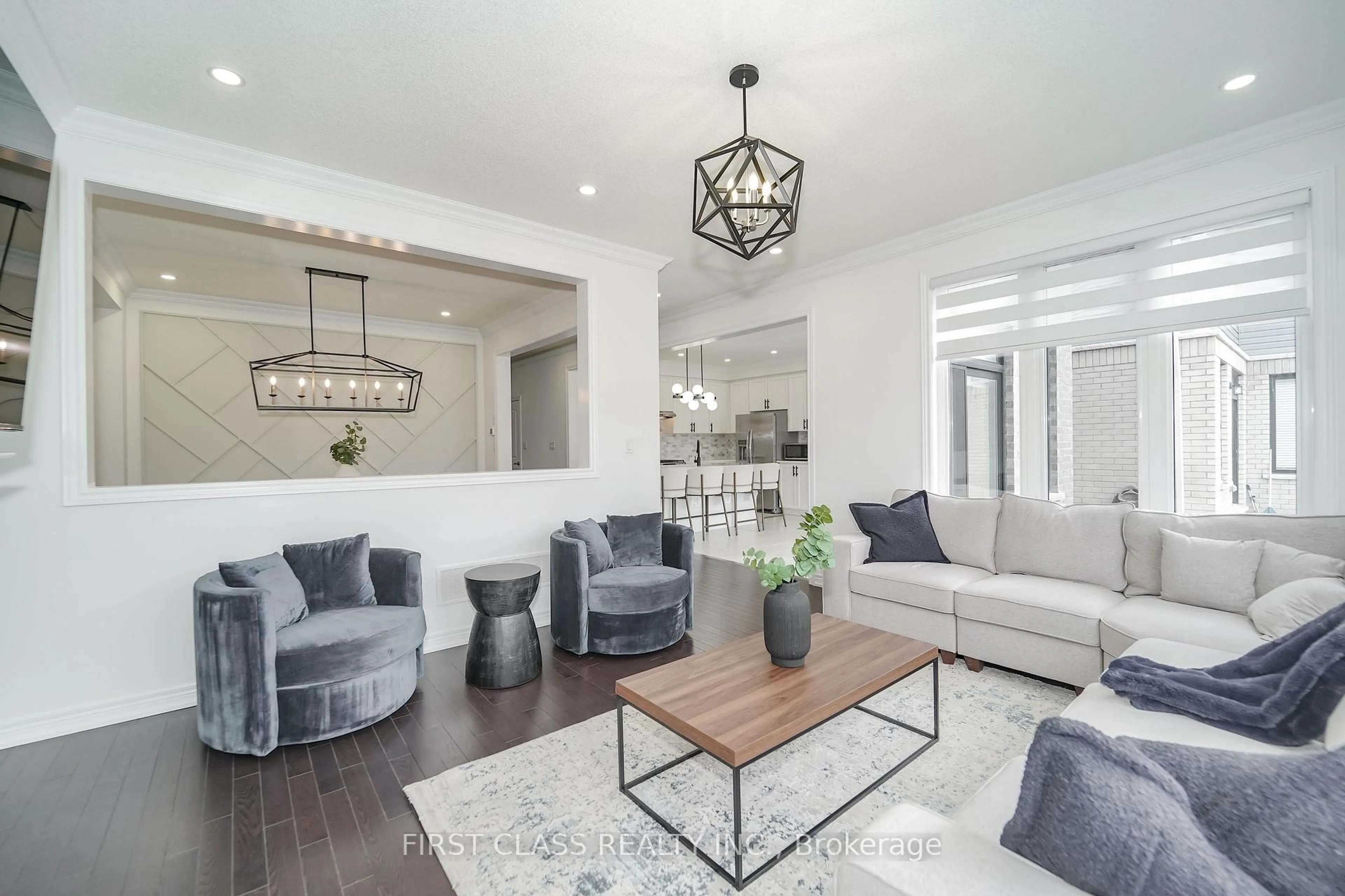 Living room with furniture, unknown for 101 Thicketwood Ave, Barrie Ontario L9J 0W8