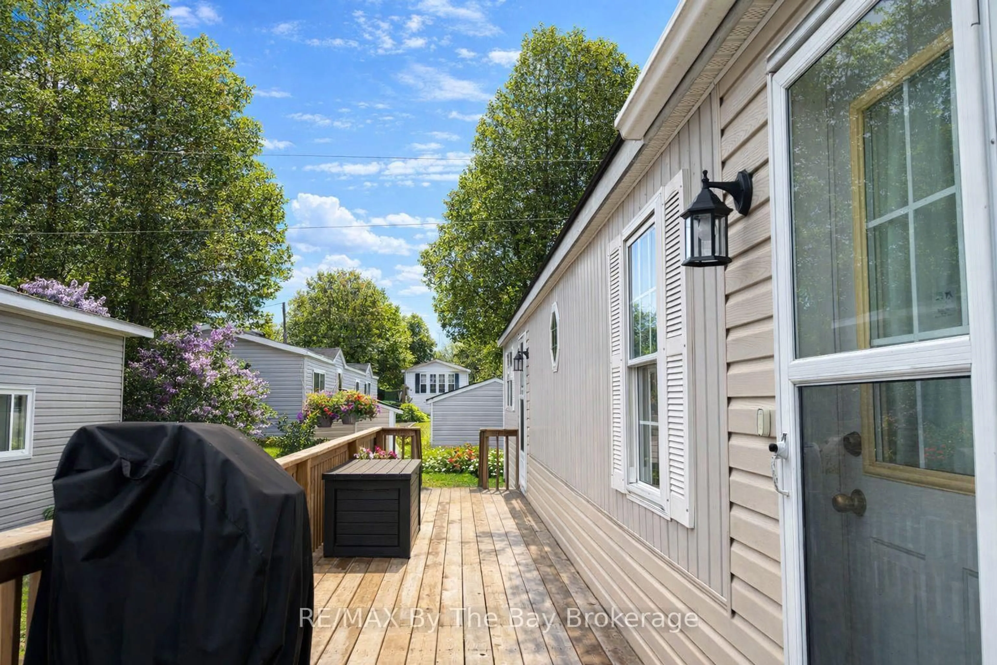 Patio, street for 4117 ELAINE St, Severn Ontario L3V 6H4