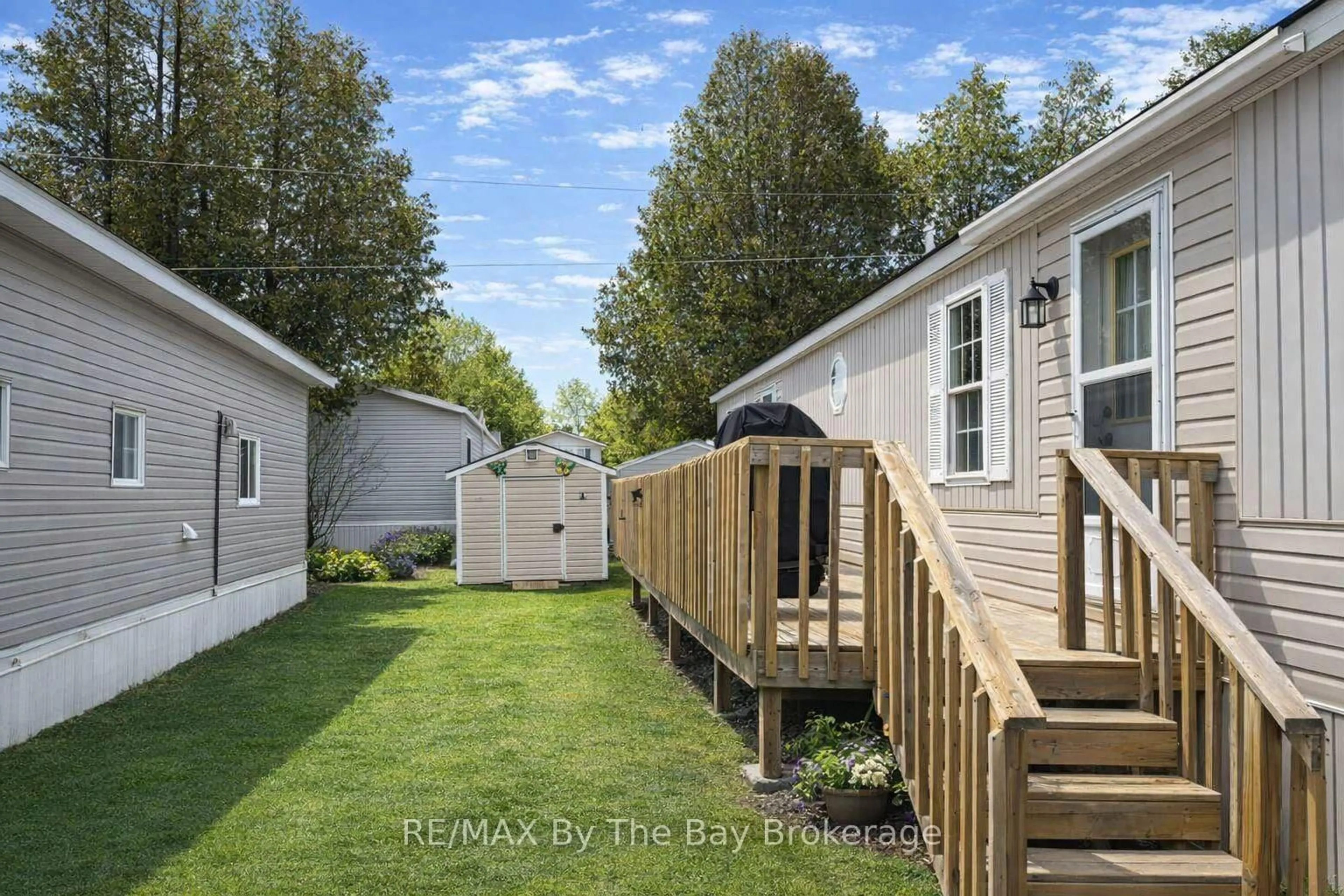 Unknown for 4117 ELAINE St, Severn Ontario L3V 6H4