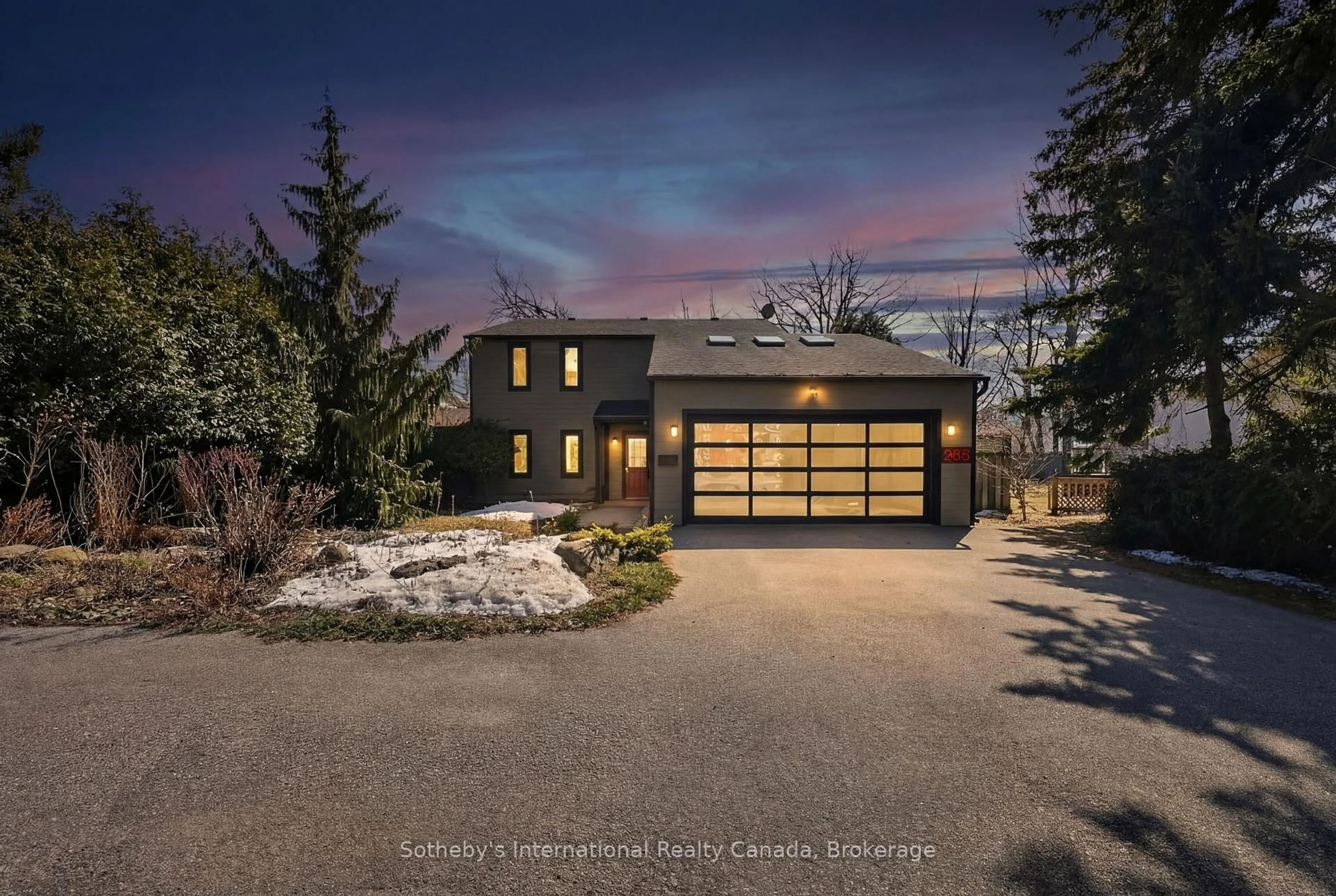 Unknown for 288 Sixth St, Collingwood Ontario L9Y 1Z5