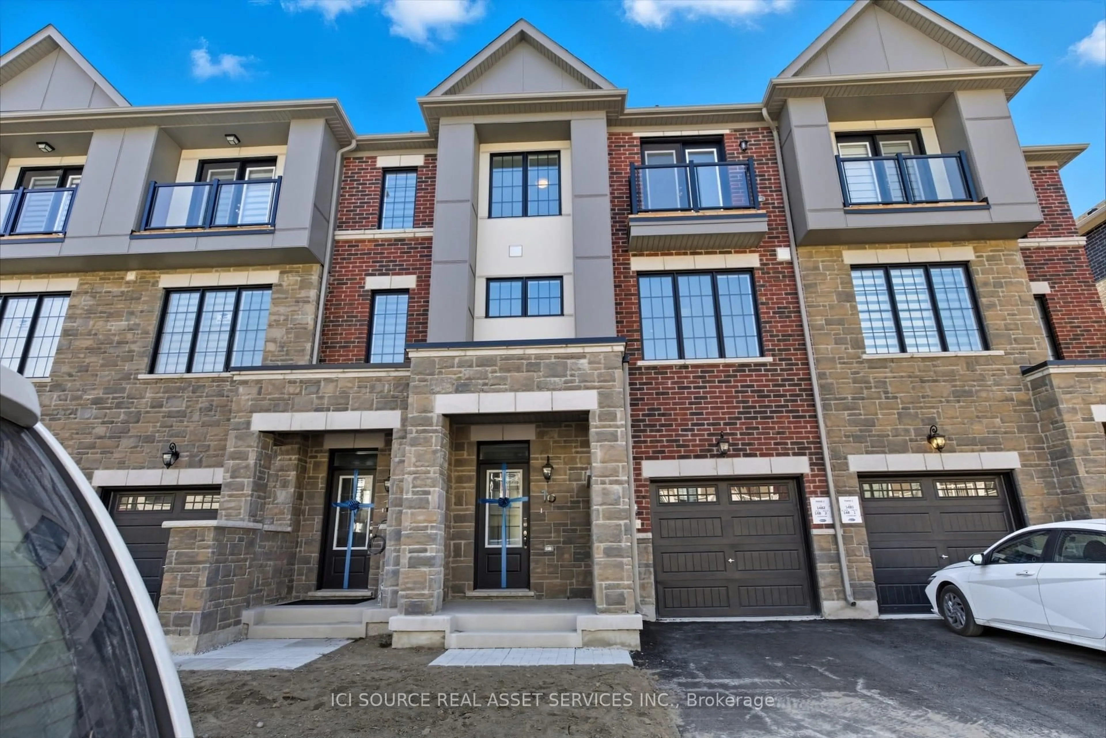 Home with brick exterior material, street for 16 Pearen Lane, Barrie Ontario L9J 0Z6