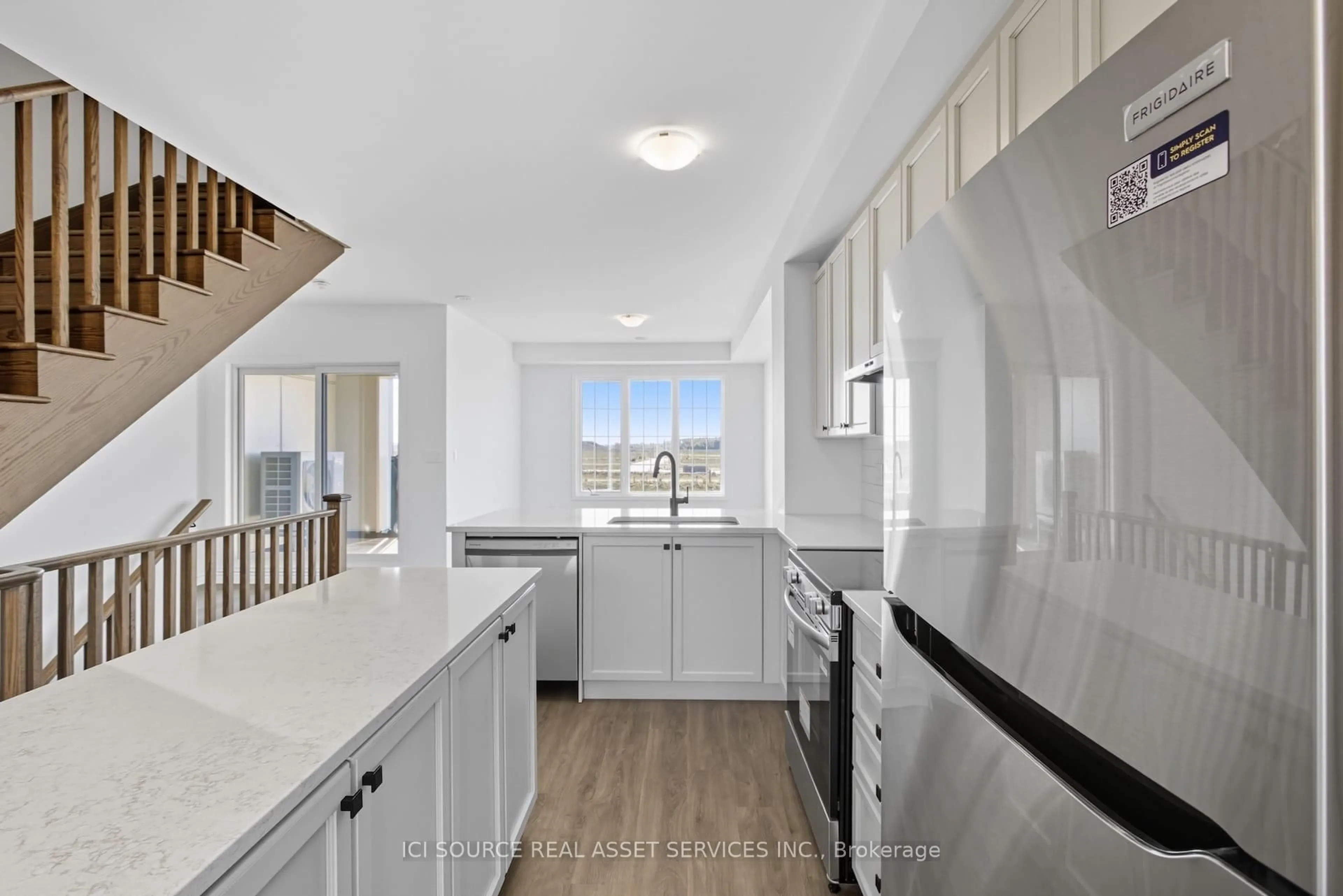 Unknown for 16 Pearen Lane, Barrie Ontario L9J 0Z6