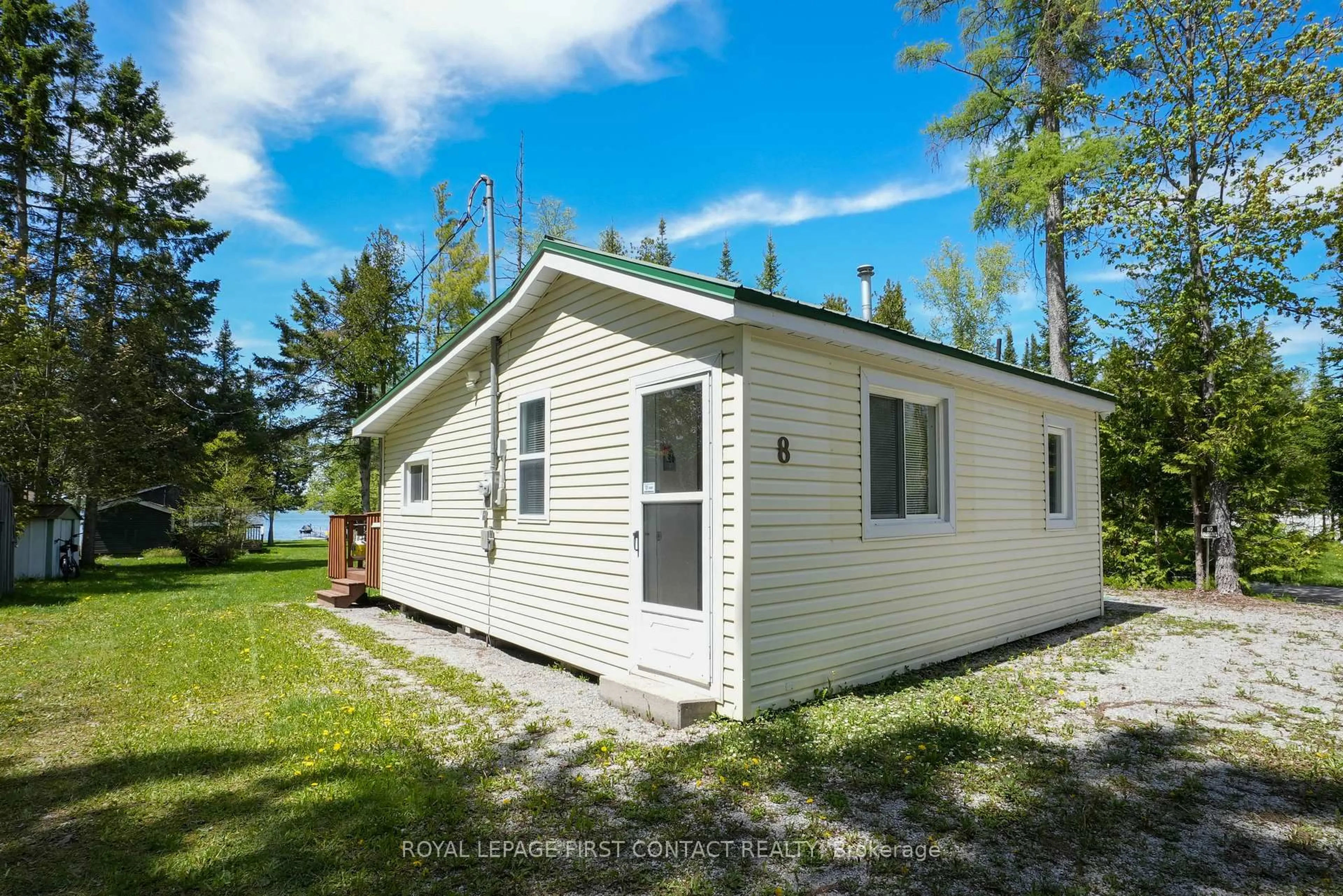 Unknown for 8 Buttercup Lane, Springwater Ontario L0L 1P0