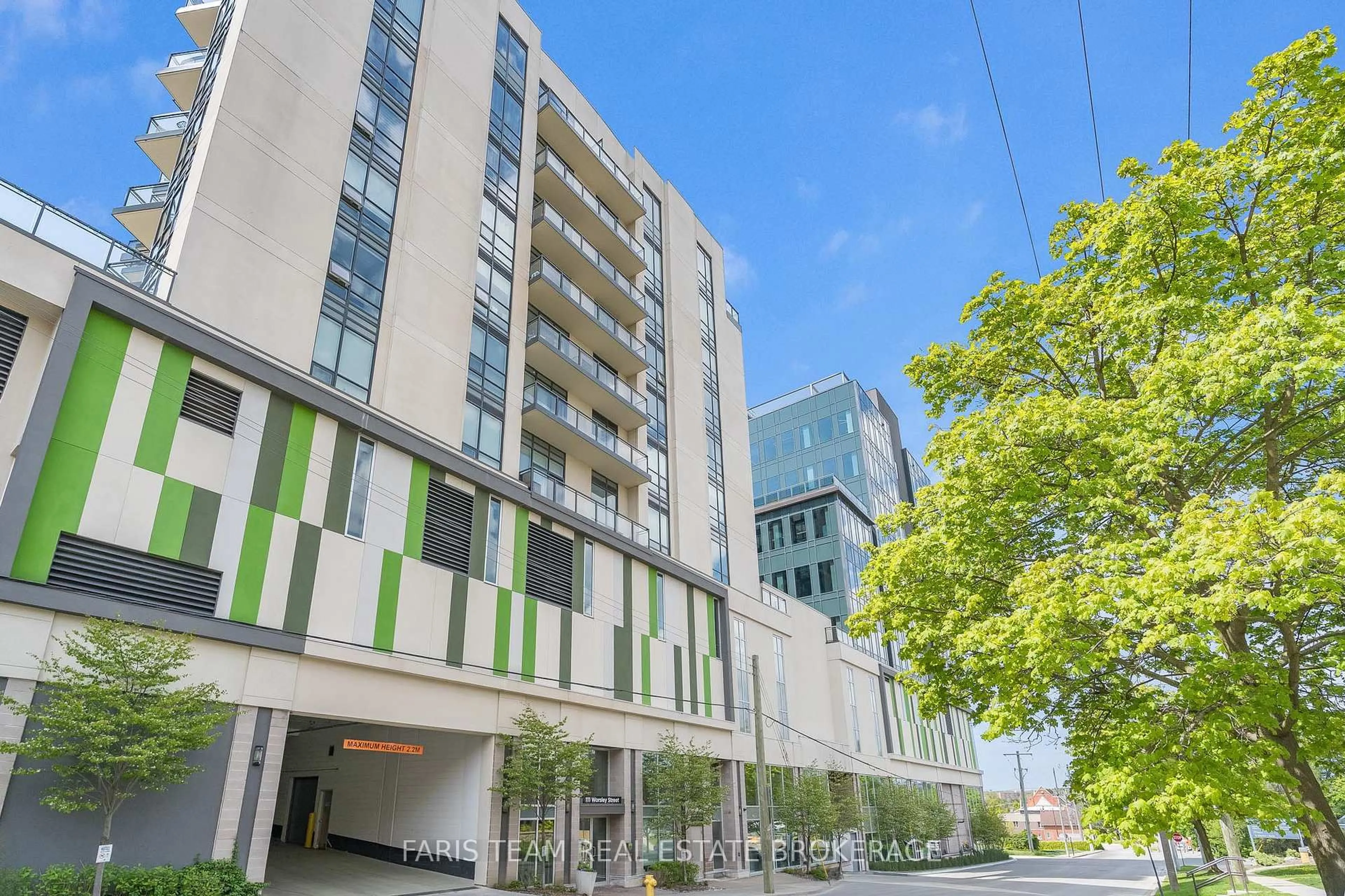 Unknown for 111 Worsley St #GPH5, Barrie Ontario L4M 0J5