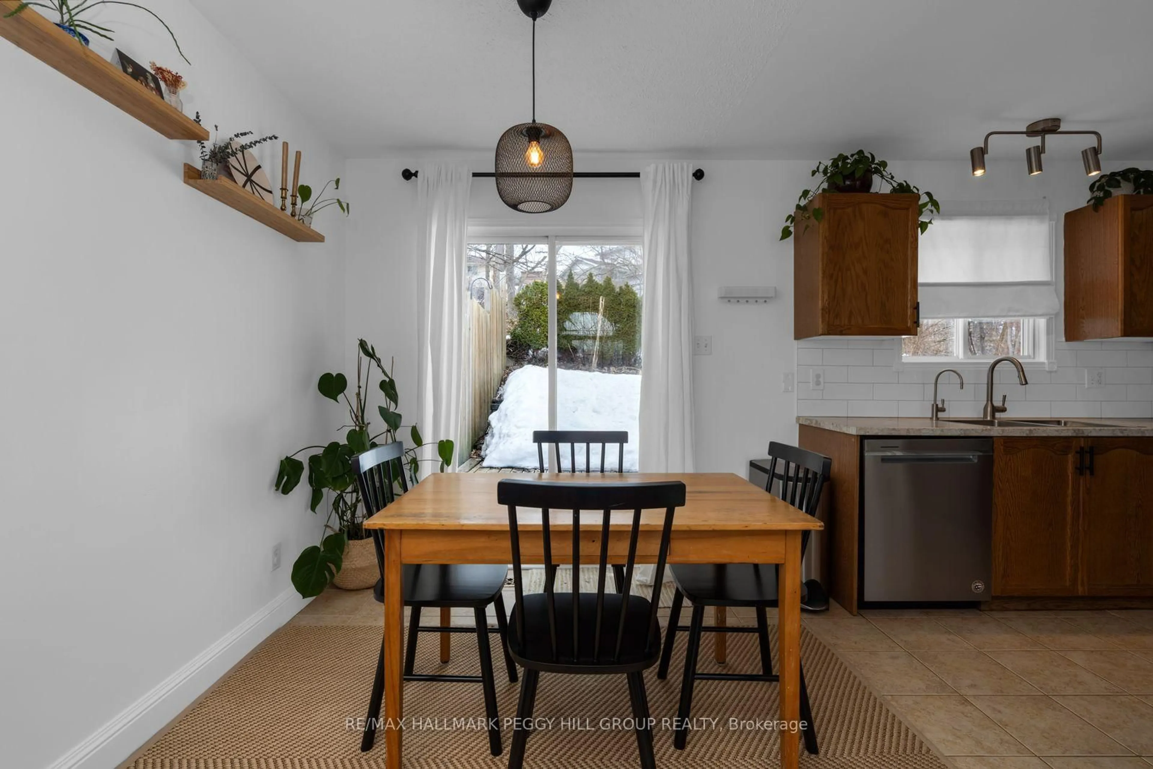 Dining room, unknown for 821 Birchwood Dr, Midland Ontario L4R 4Y3