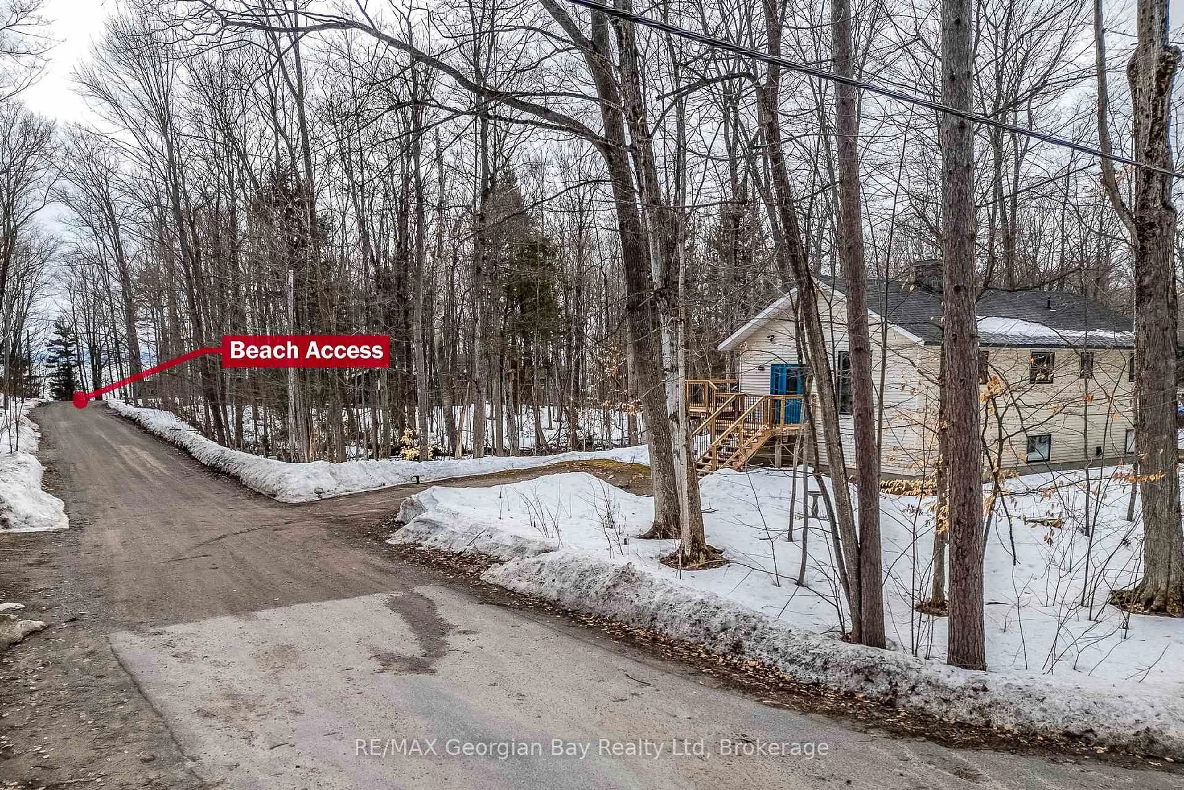 A pic from outside/outdoor area/front of a property/back of a property/a pic from drone, forest/trees view for 2 Belle Vue Ave, Tiny Ontario L9M 0H5