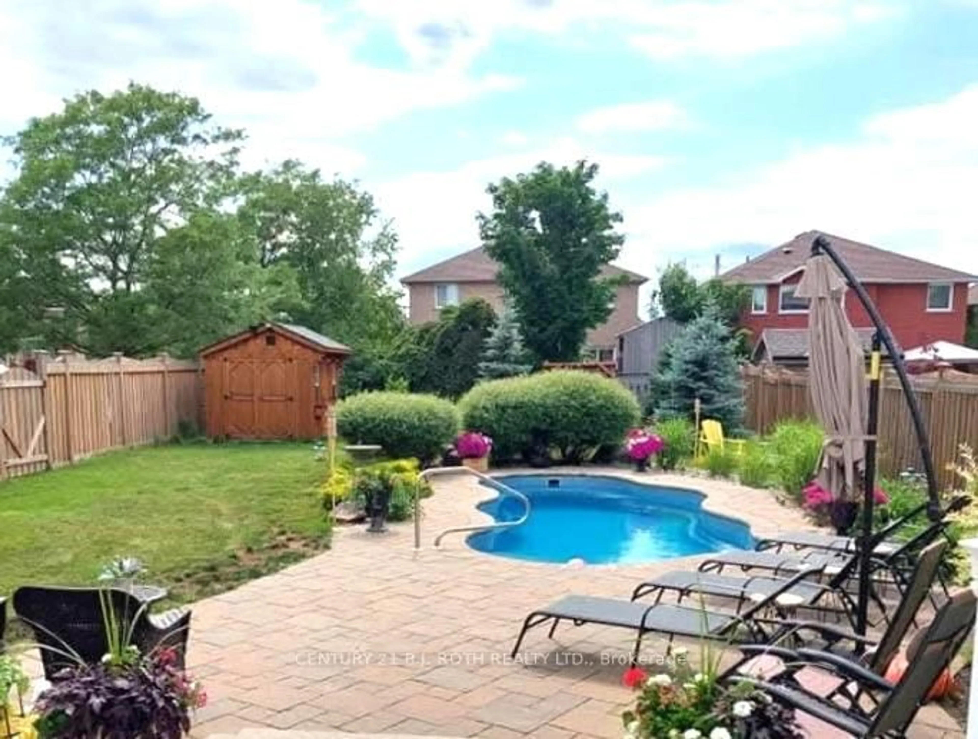 Patio, unknown for 14 Round Leaf Crt, Barrie Ontario L4N 9N3
