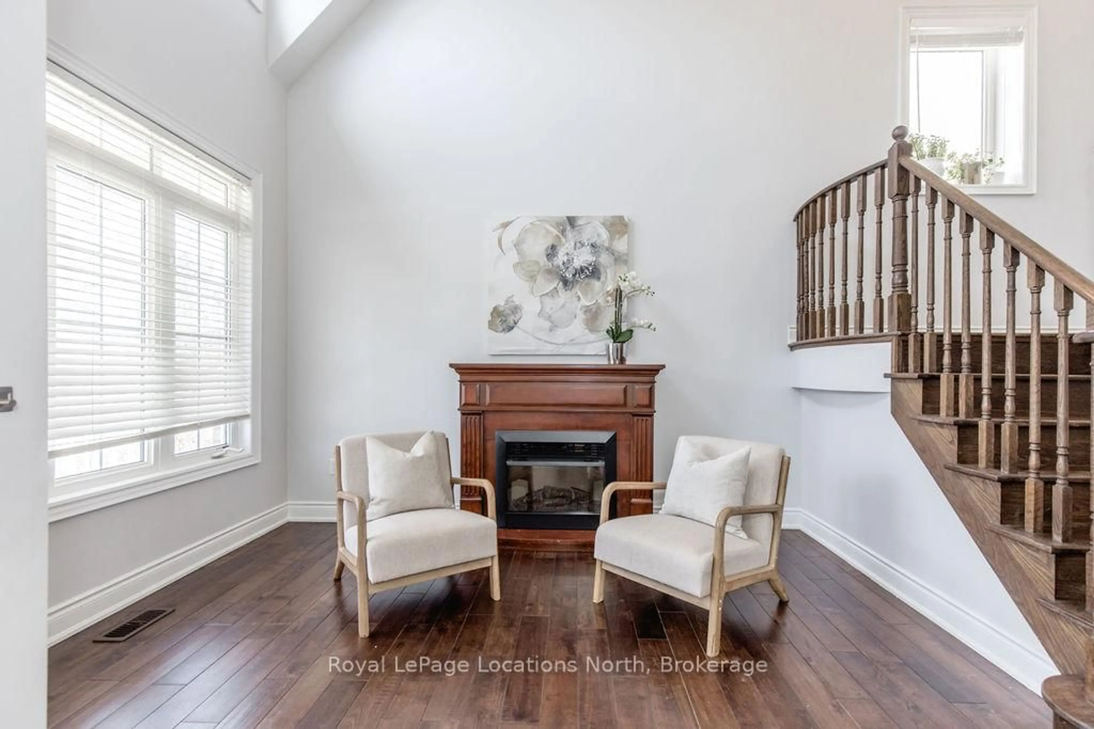 Living room with furniture, unknown for 11 CHRISTY Dr, Wasaga Beach Ontario L9Z 1S7