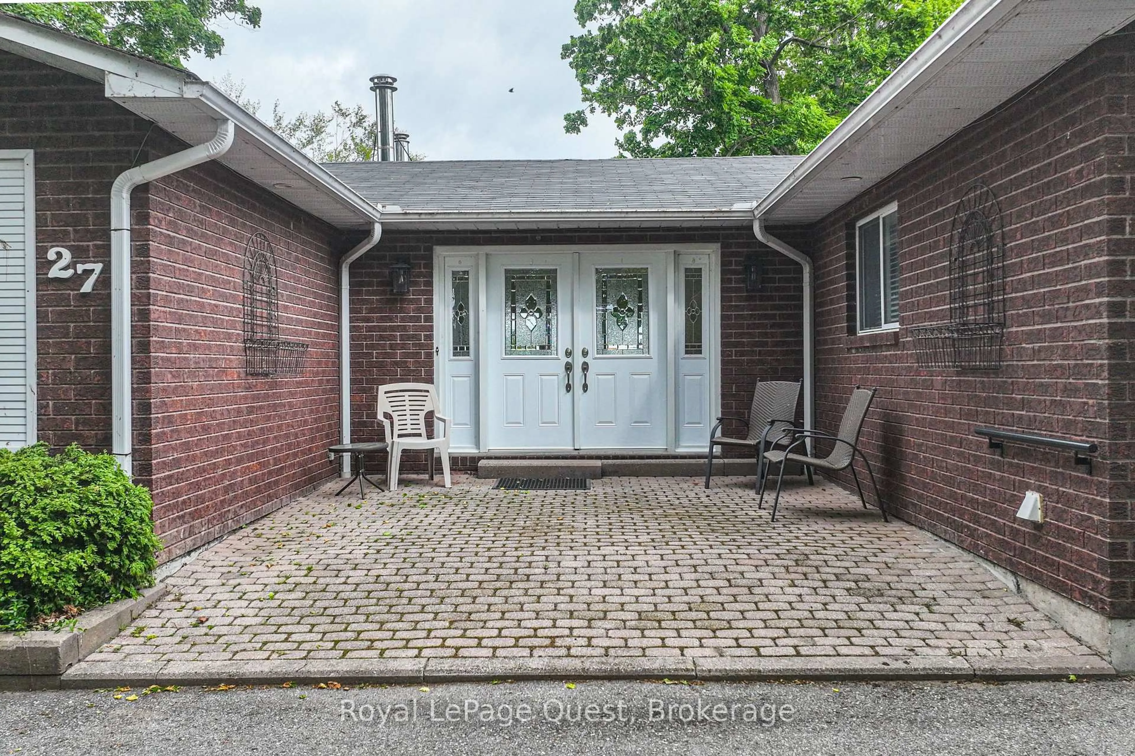 Home with brick exterior material, street for 27 Heyden Ave, Orillia Ontario L3V 0G5