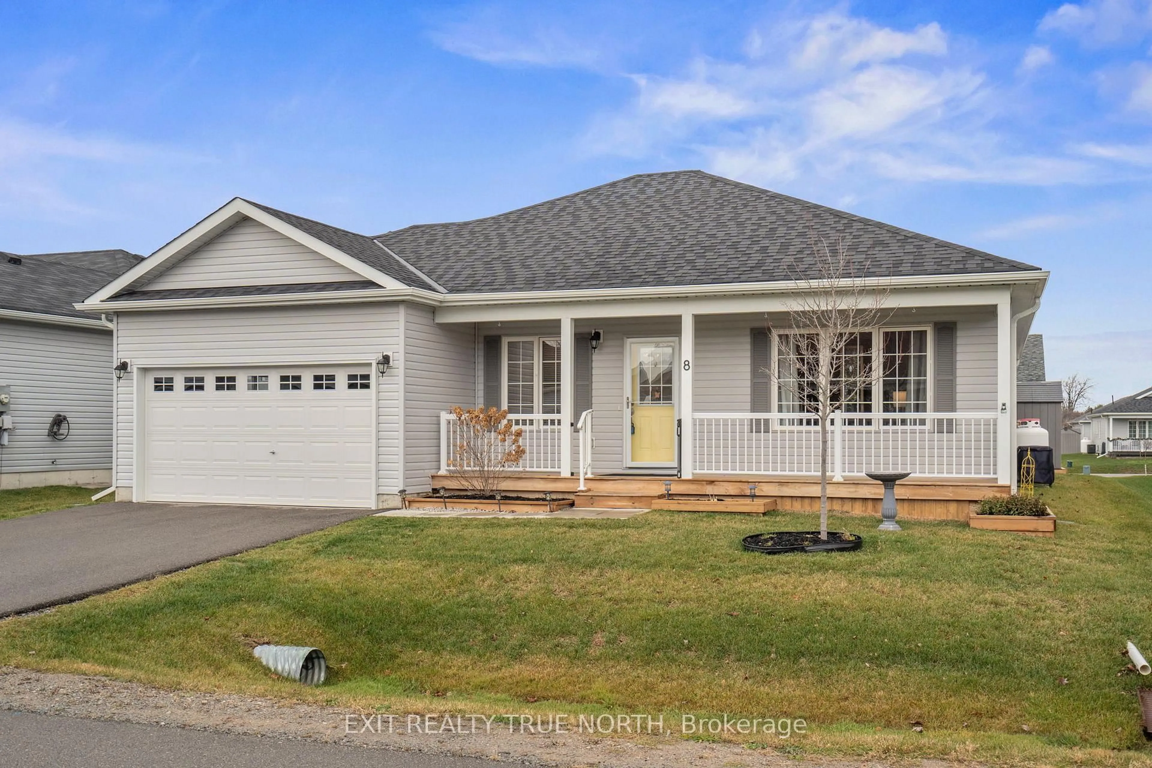 Home with vinyl exterior material, street for 8 Sinclair Cres, Ramara Ontario L3V 8J9