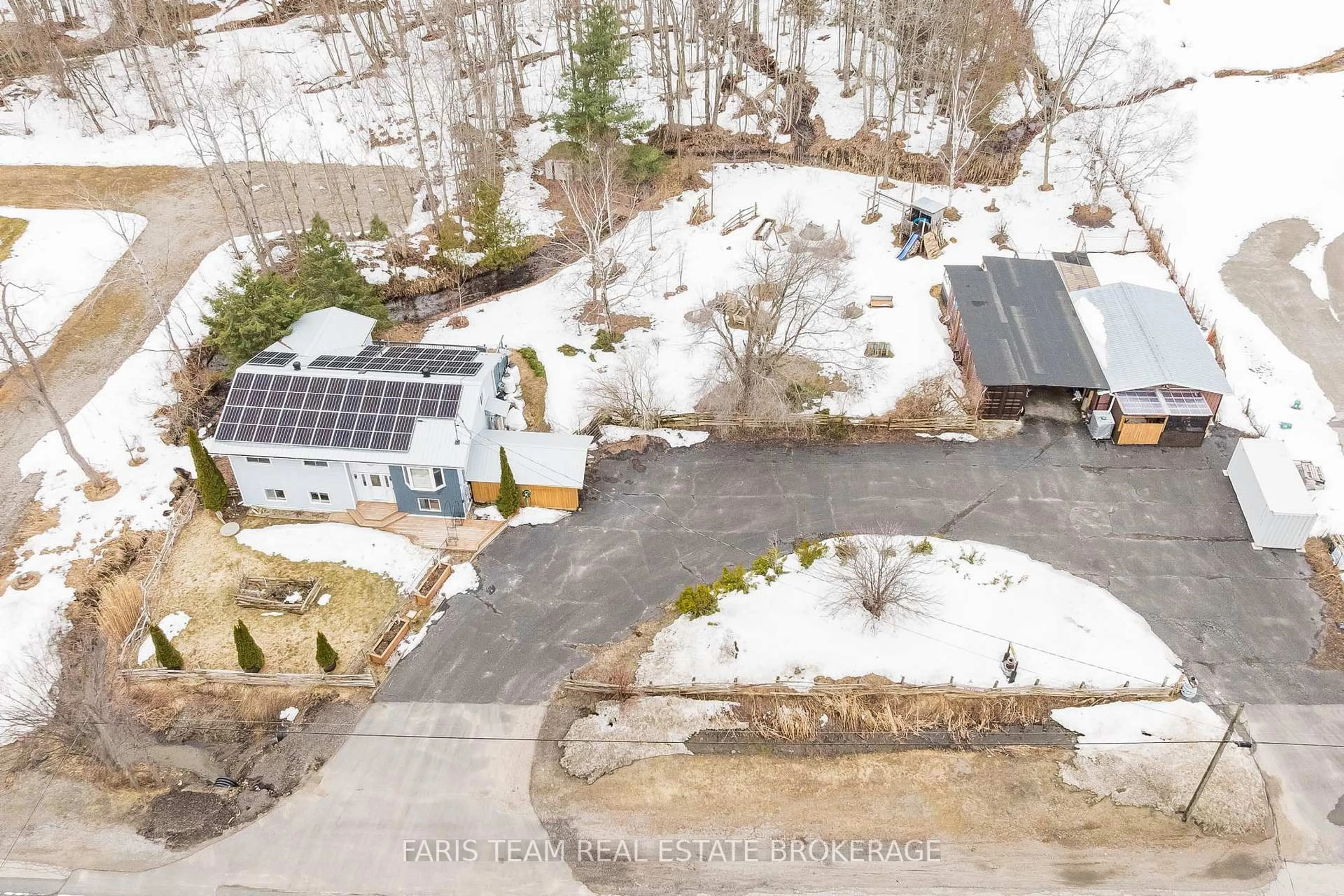 A pic from outside/outdoor area/front of a property/back of a property/a pic from drone, unknown for 12804 County Road 16, Severn Ontario L0K 2C0