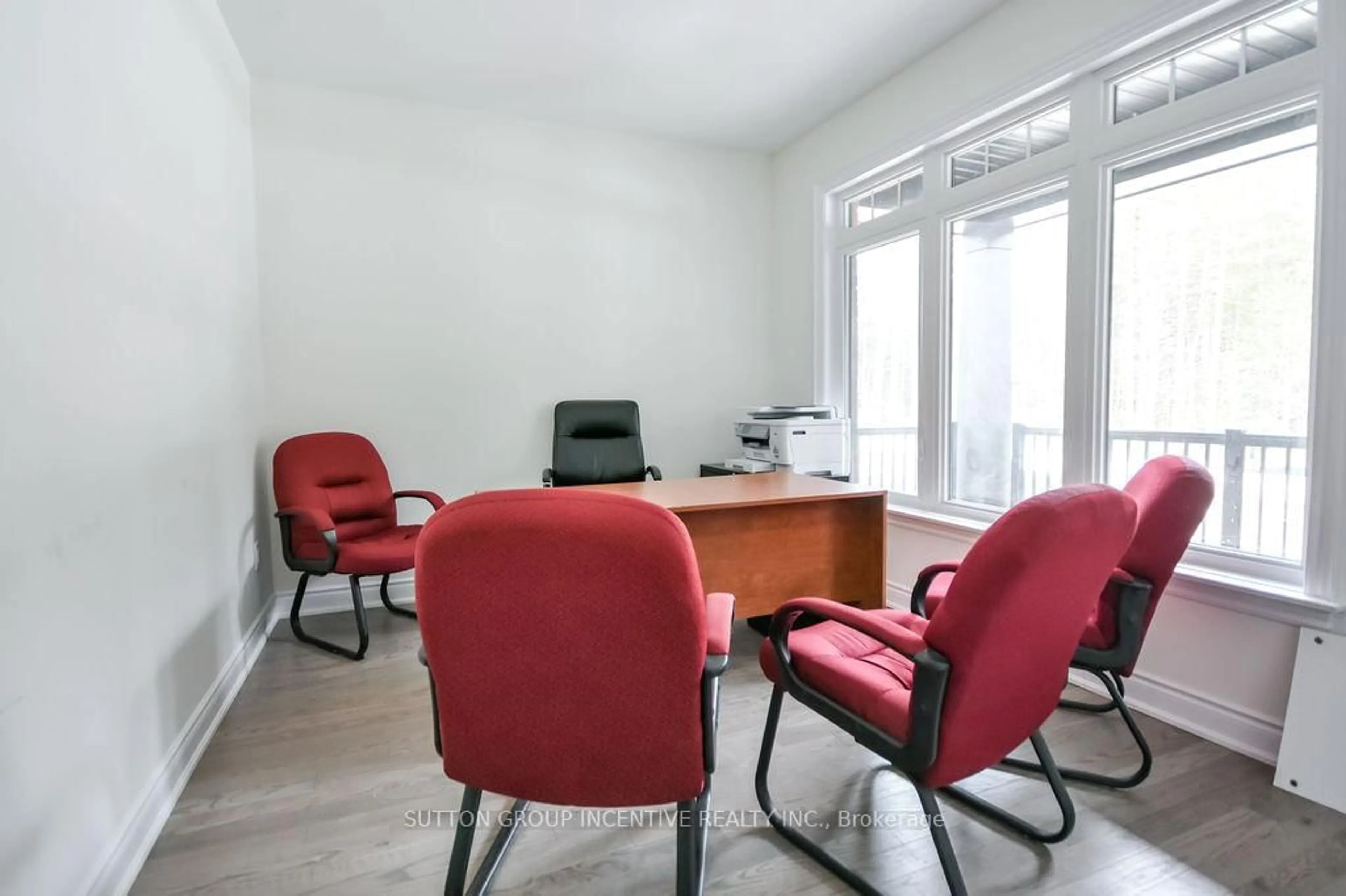 A pic of a room for 10 Cottonwood St, Springwater Ontario L0L 1Y2