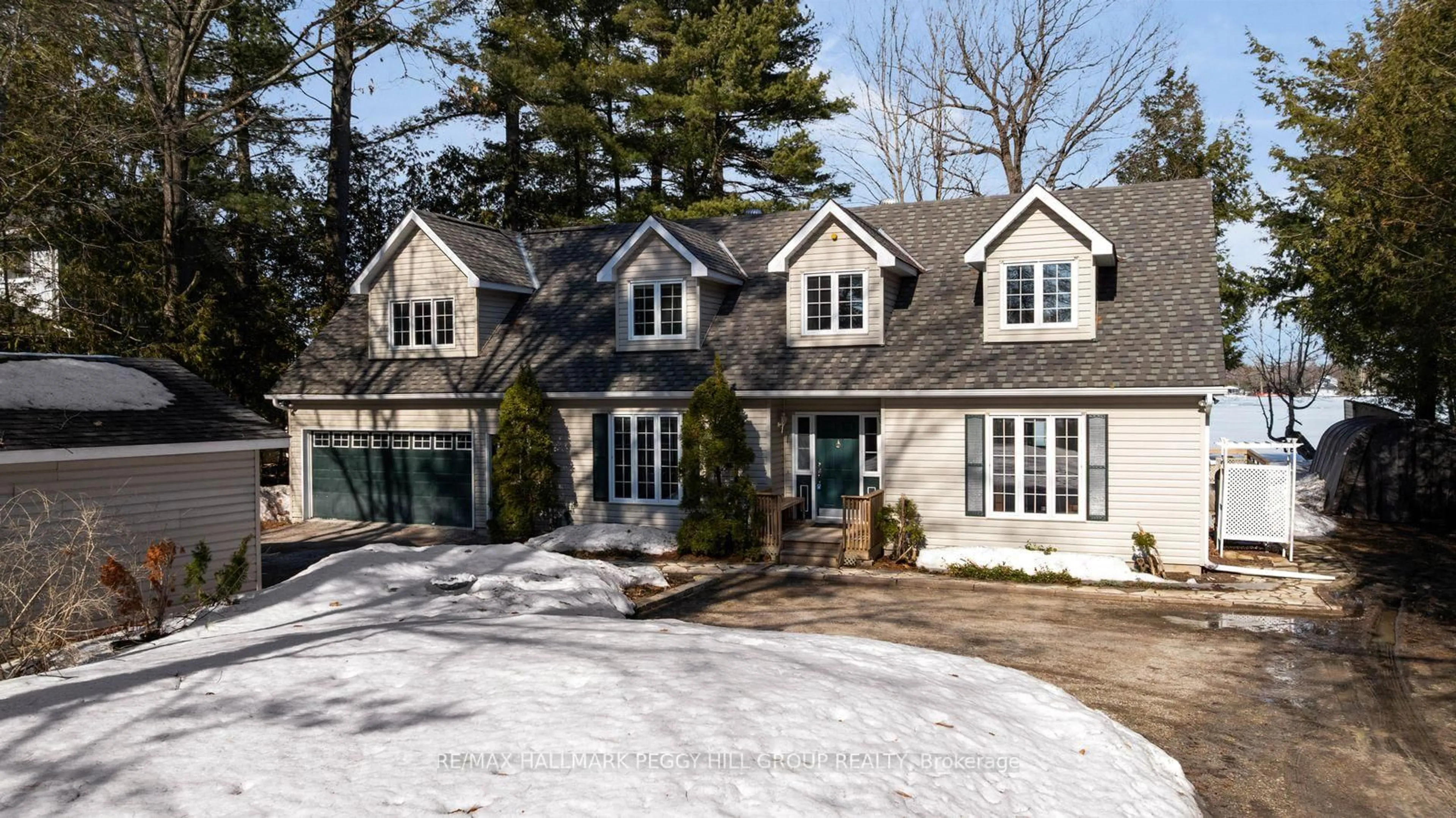 Home with vinyl exterior material, street for 3143 South Sparrow Lake Rd, Severn Ontario L0K 2B0