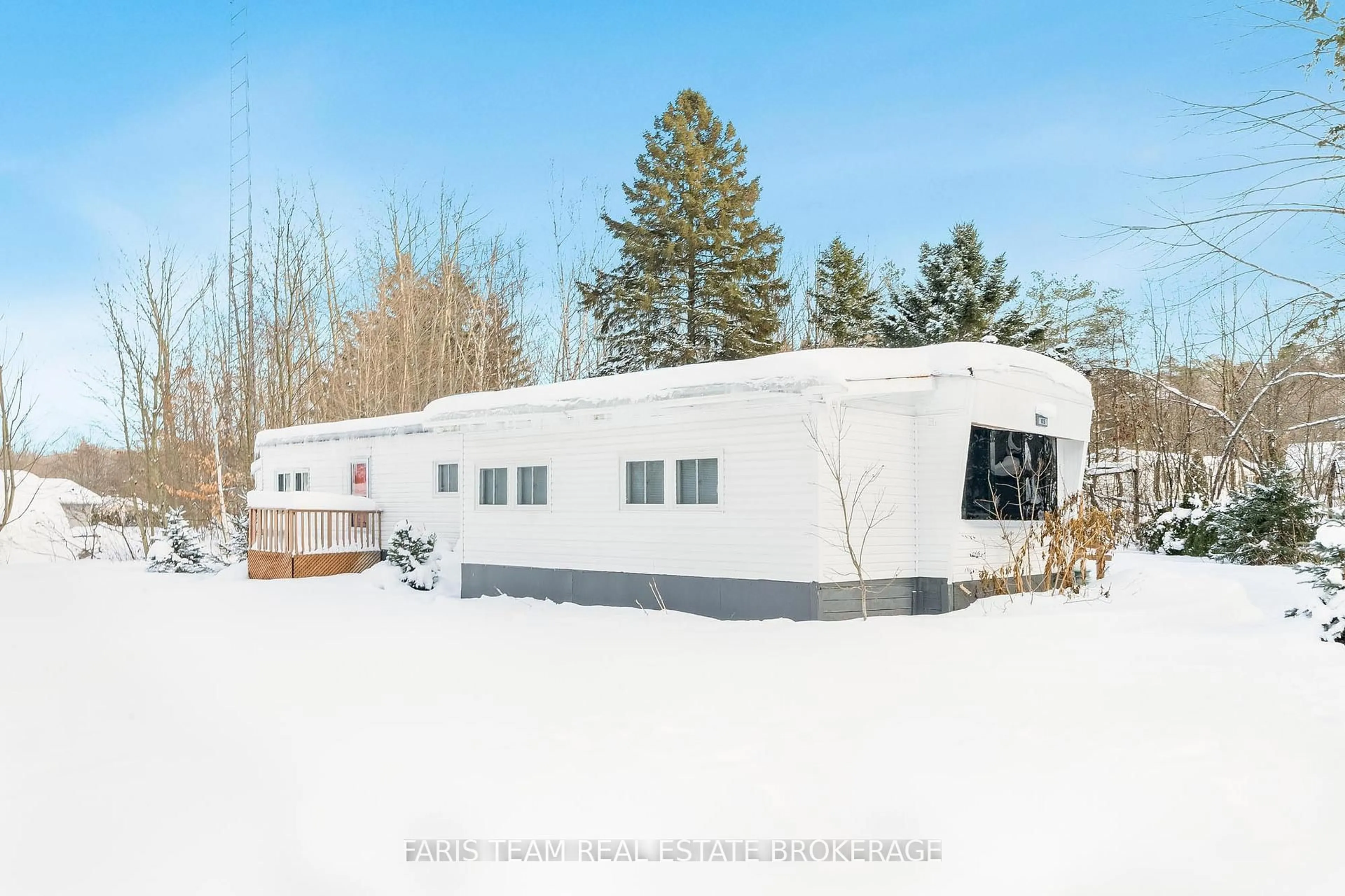 Home with vinyl exterior material, building for 2235 Ron Jones Road E5, Tay Ontario L4R 4K3