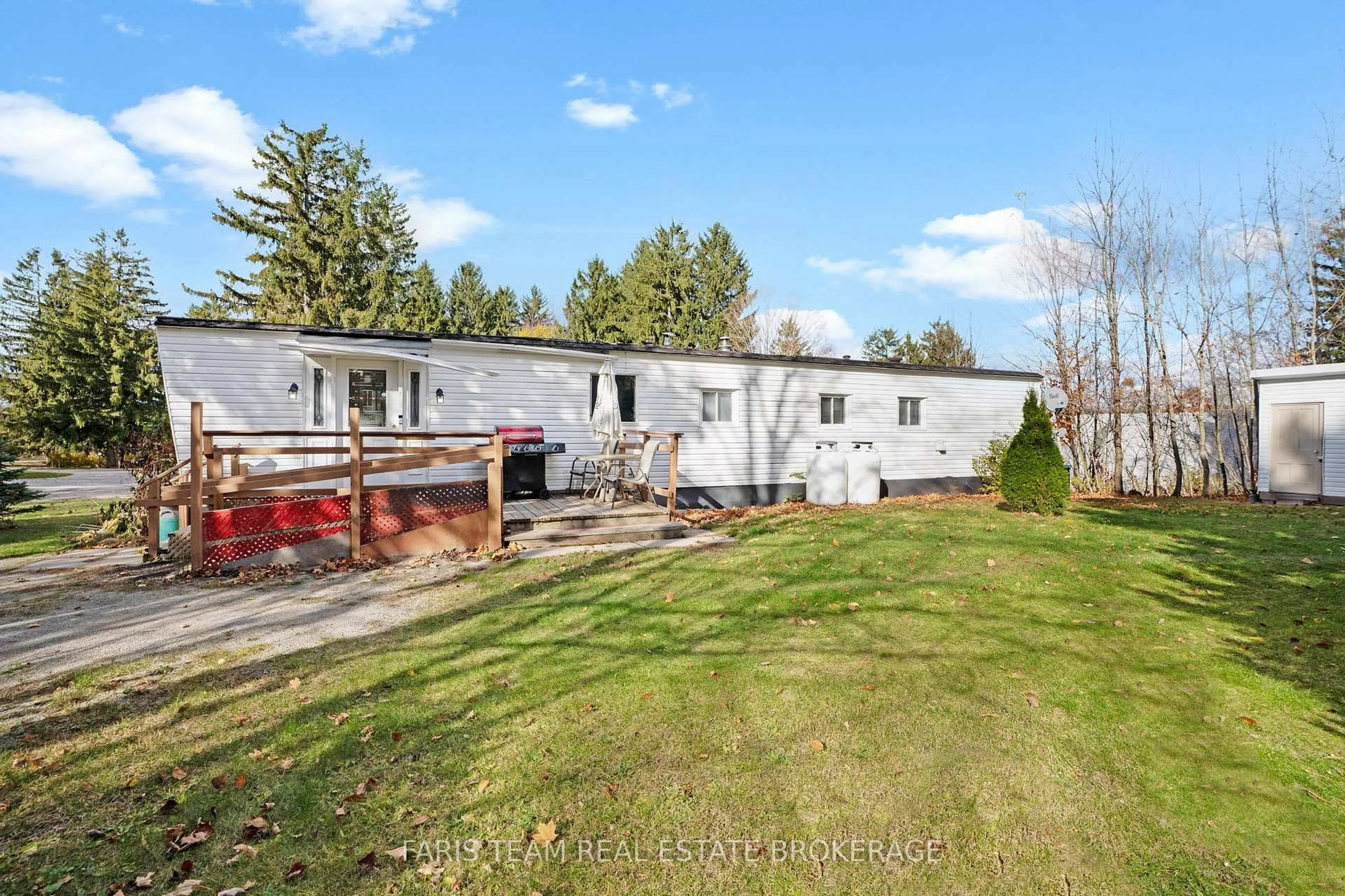A pic from outside/outdoor area/front of a property/back of a property/a pic from drone, unknown for 2235 Ron Jones Road E5, Tay Ontario L4R 4K3