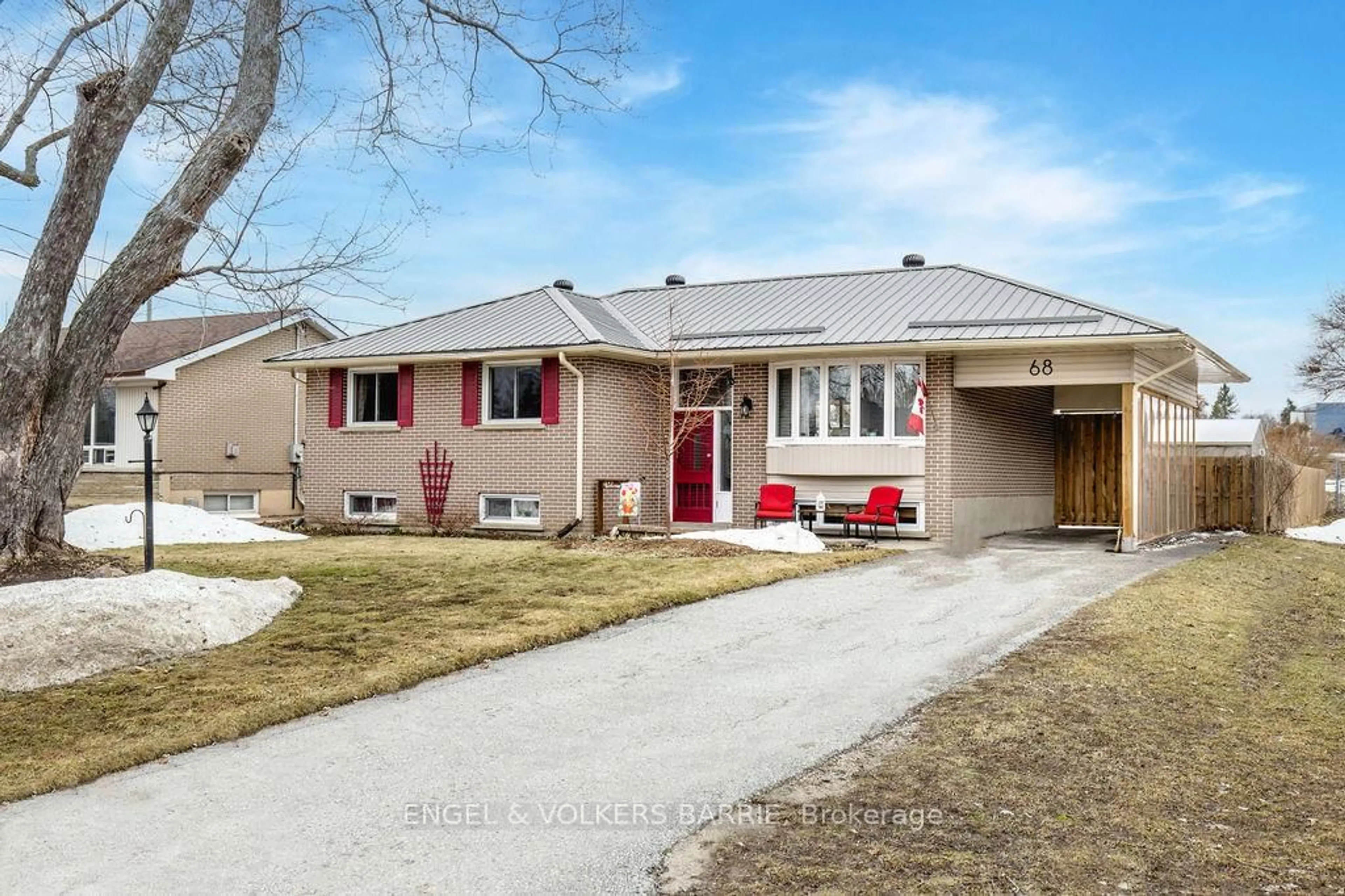 Home with brick exterior material, street for 68 Ottaway Ave, Barrie Ontario L4M 2X2