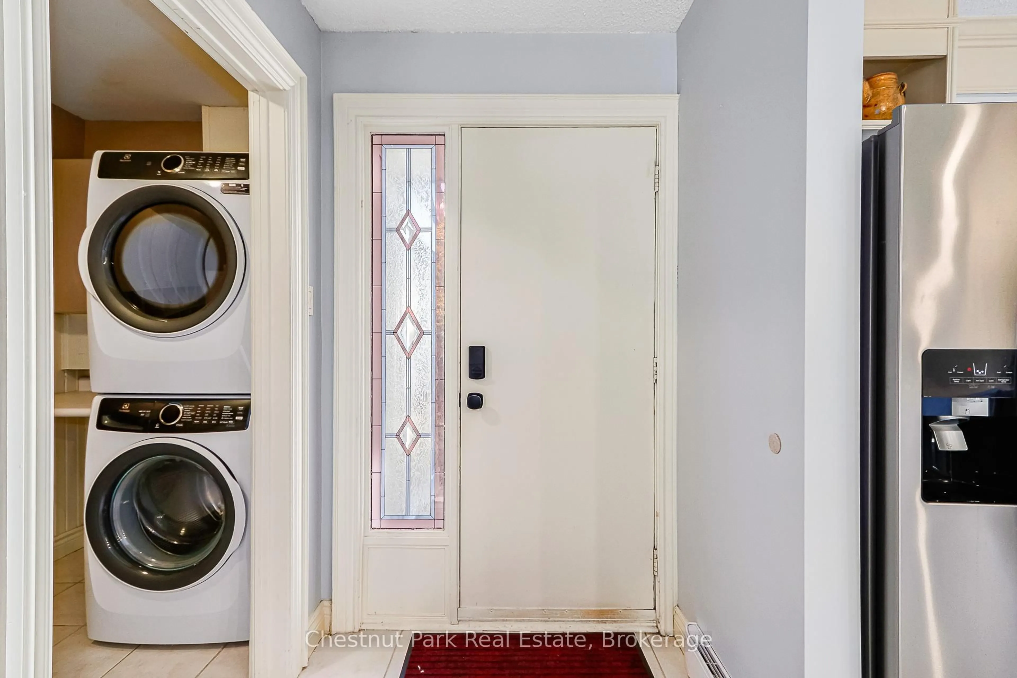 Indoor entryway for 522 Oxbow Cres, Collingwood Ontario L9Y 5B4