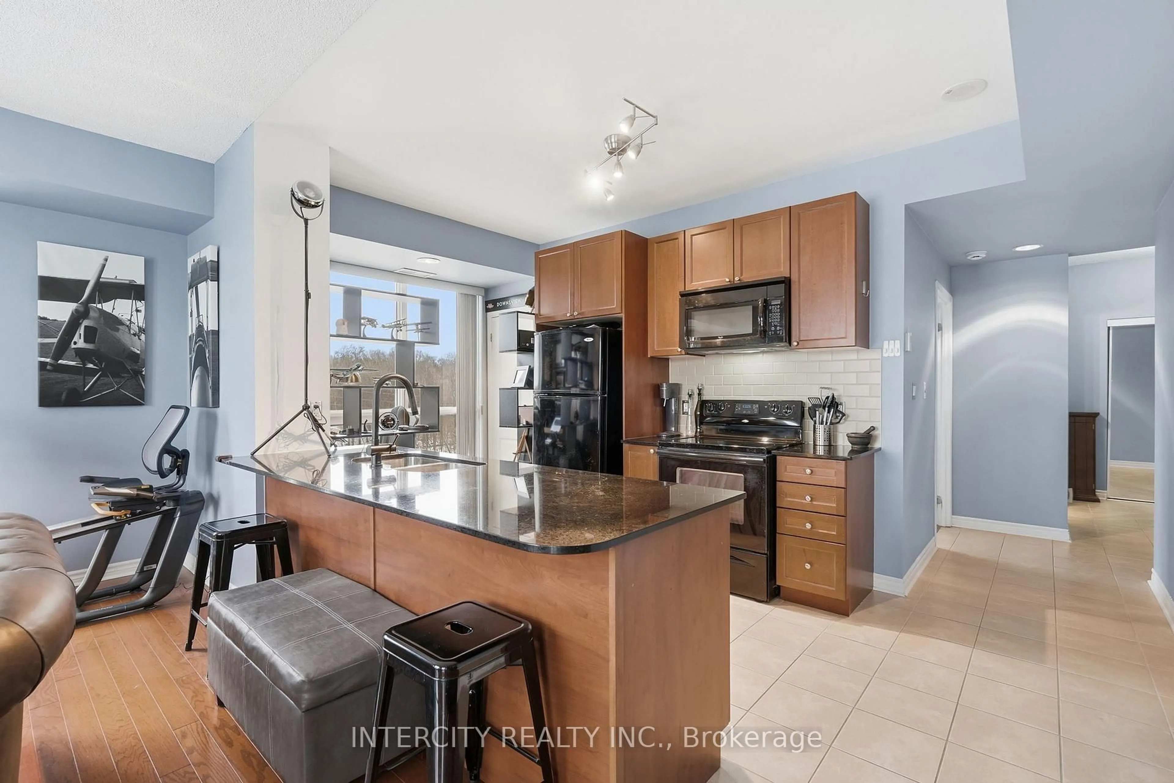 Open concept kitchen, unknown for 699 Aberdeen Blvd #807, Midland Ontario L4R 5P2