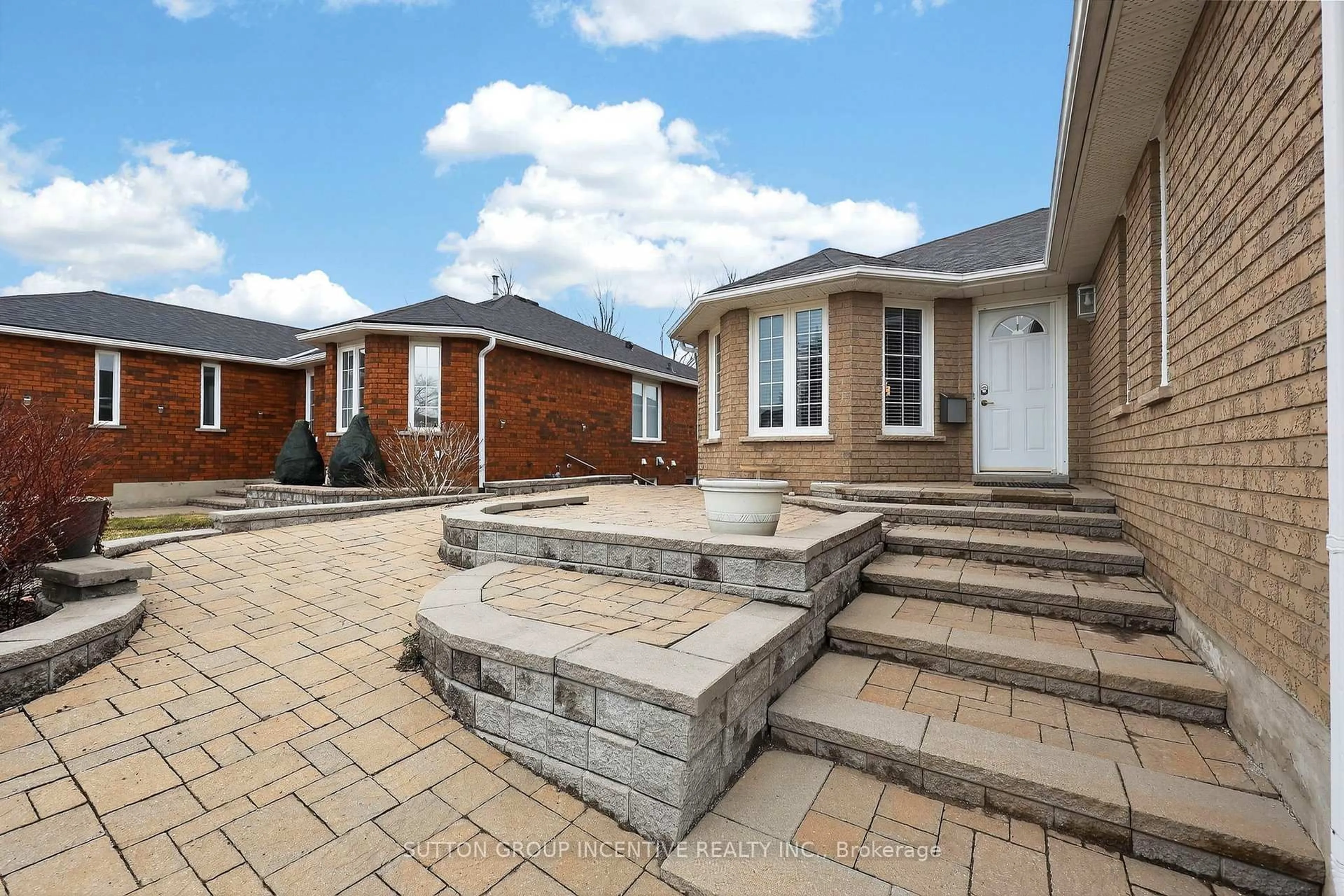 Patio, street for 350 Cundles Rd, Barrie Ontario L4N 7C8