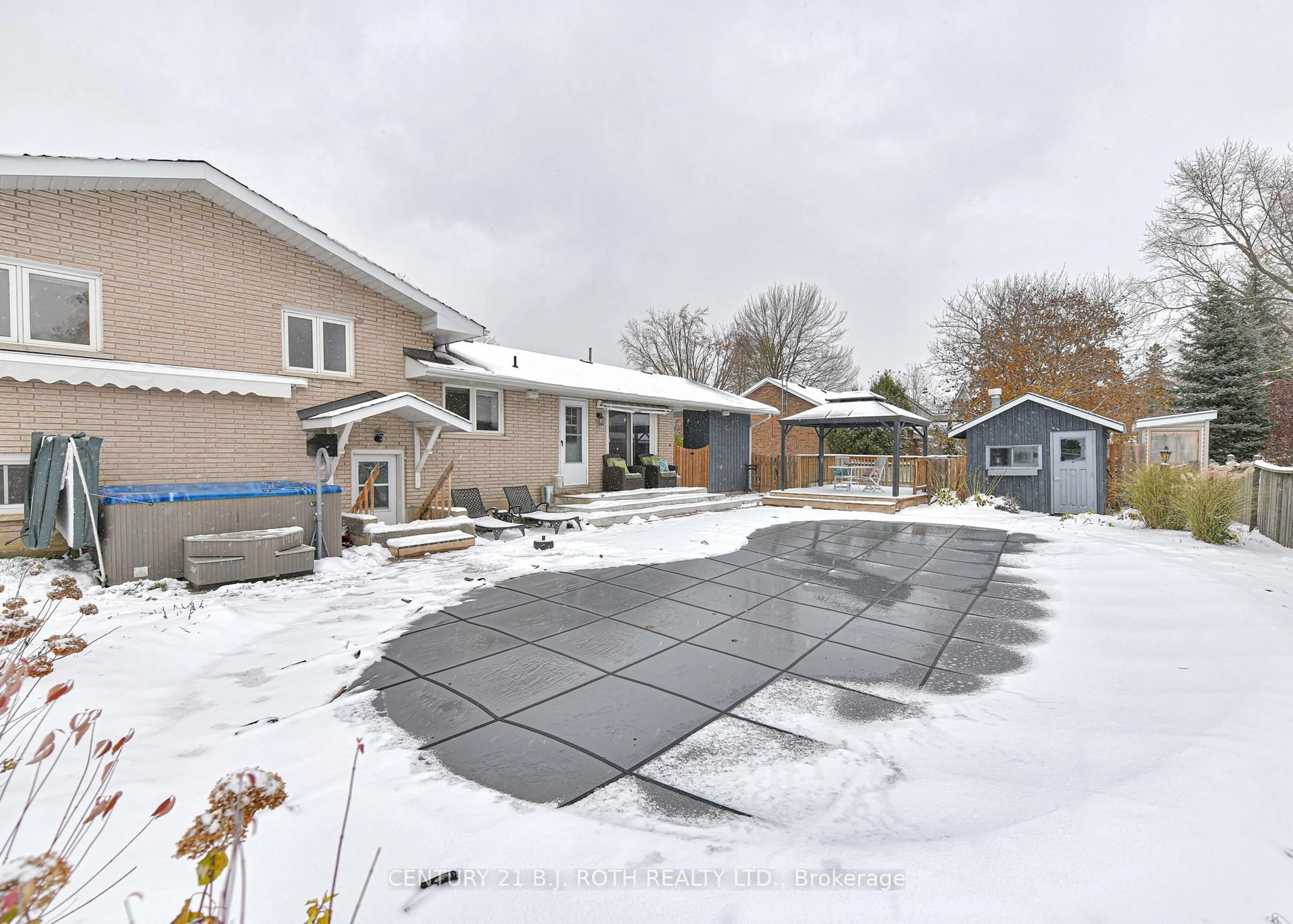 A pic from outside/outdoor area/front of a property/back of a property/a pic from drone, street for 201 Point St, Clearview Ontario L0M 1S0