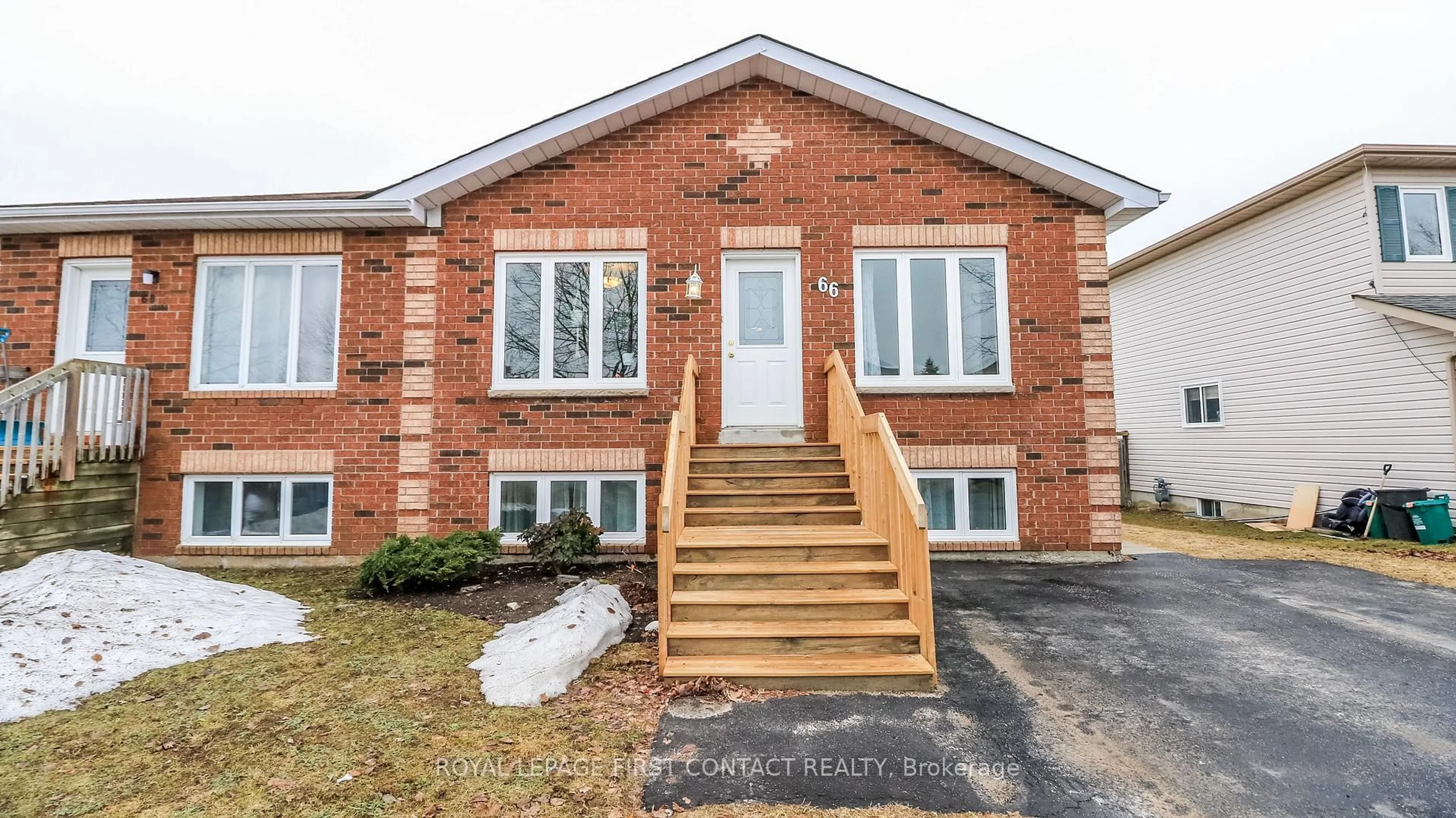 Home with brick exterior material, building for 66 Downing Cres, Barrie Ontario L4N 8V5