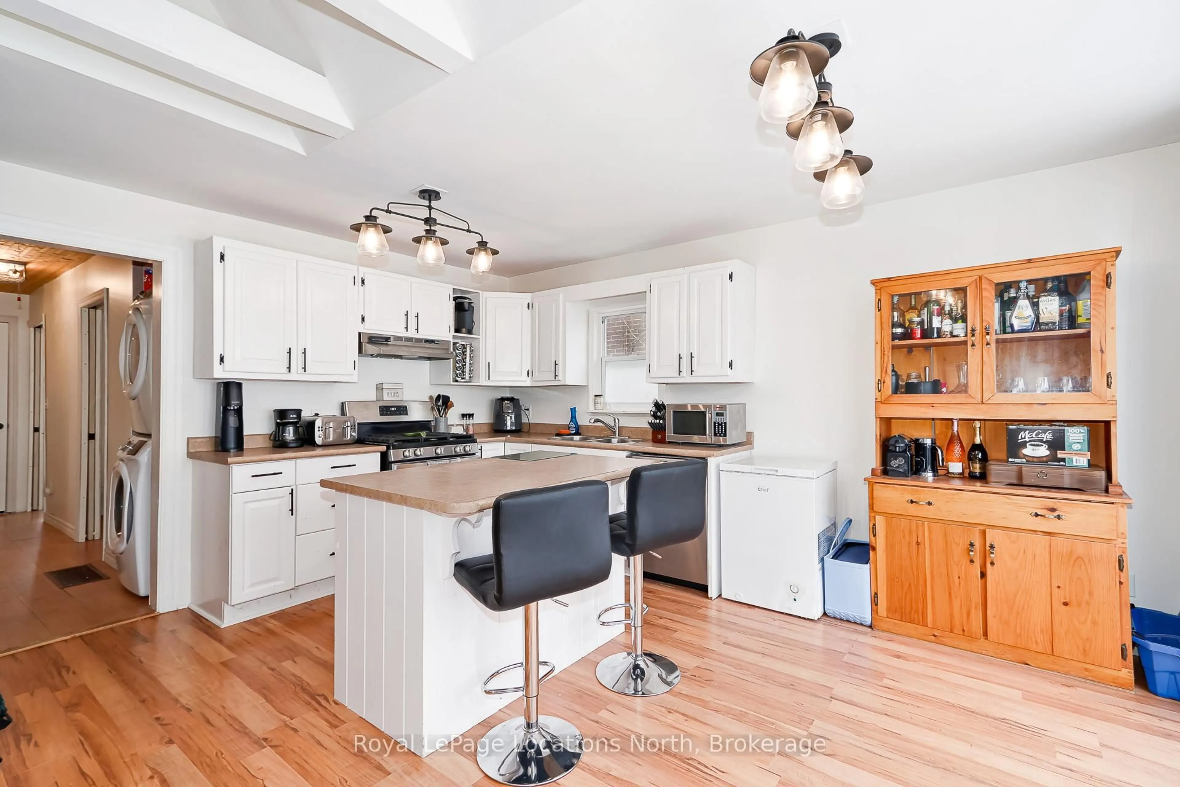 Open concept kitchen, unknown for 46 Fourth St, Midland Ontario L4R 3S8