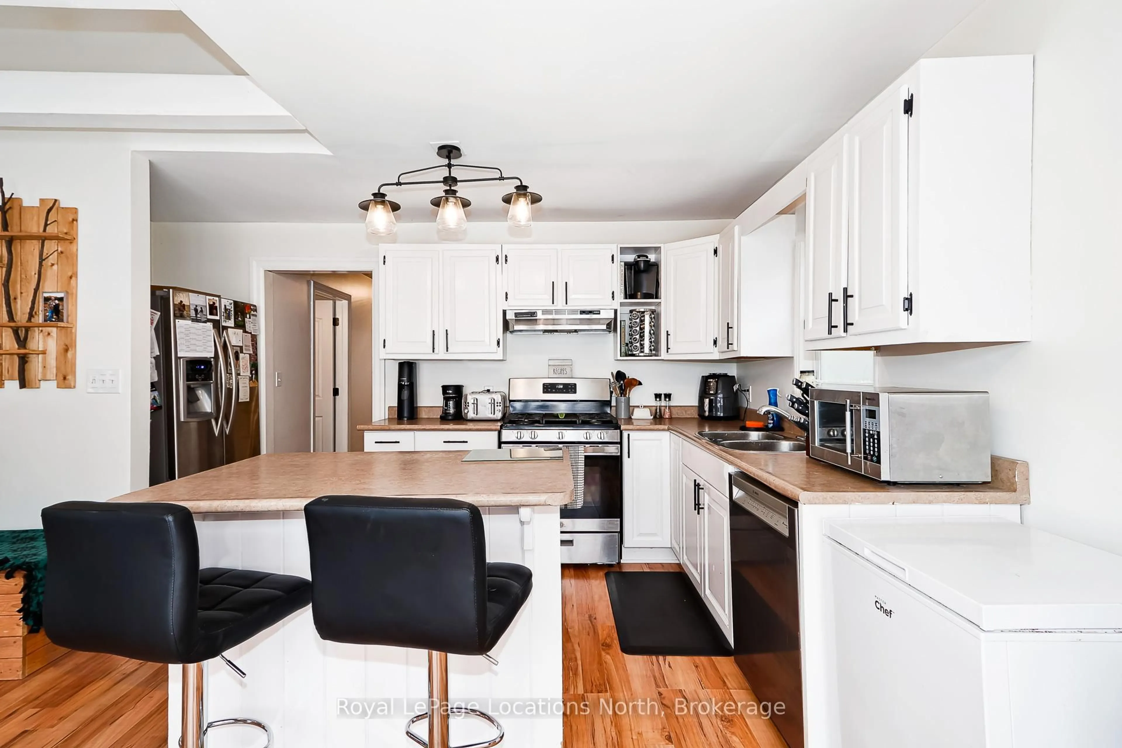 Open concept kitchen, unknown for 46 Fourth St, Midland Ontario L4R 3S8