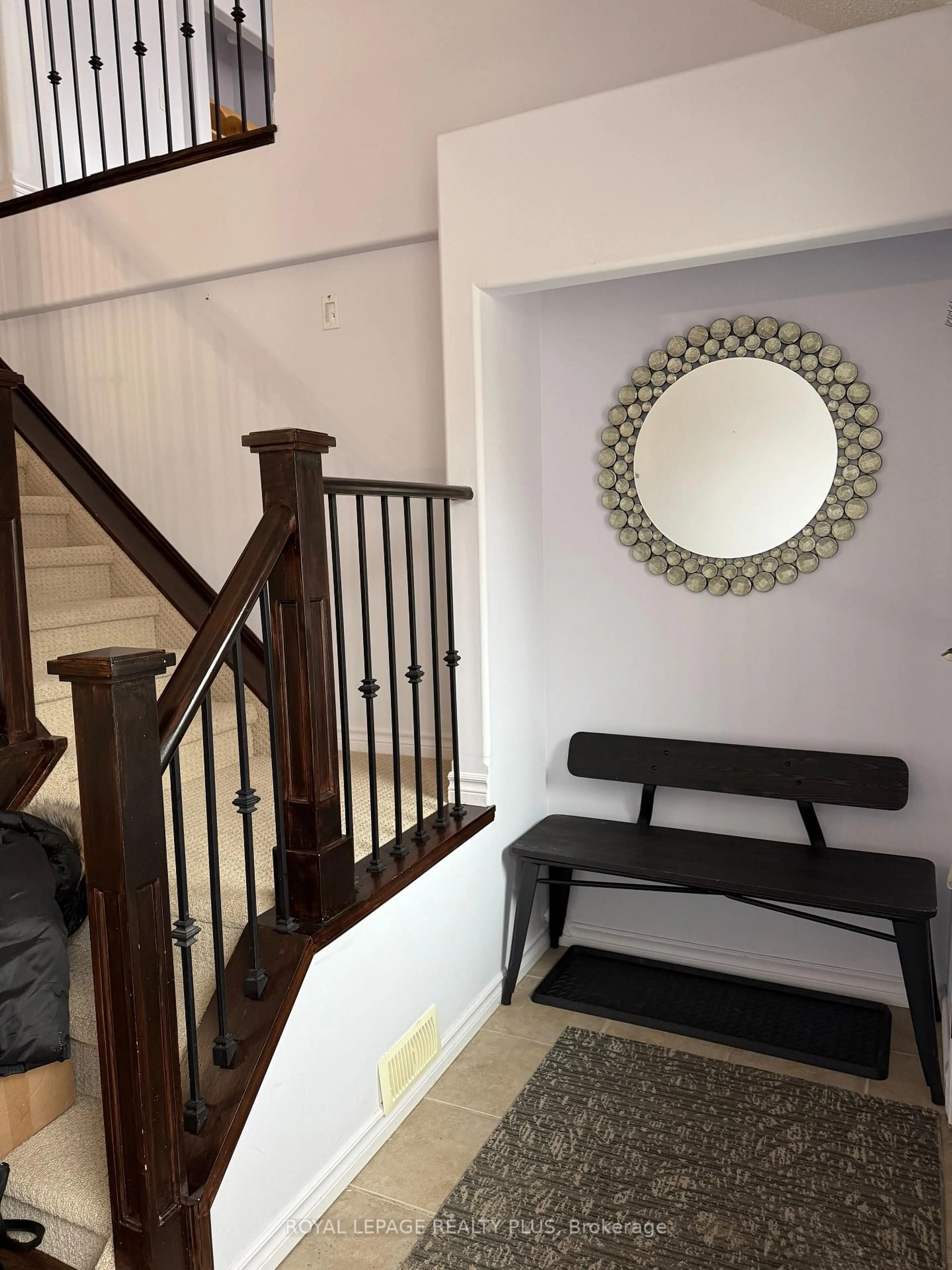 Indoor entryway for 358 Little Ave #12, Barrie Ontario L4N 2Z6