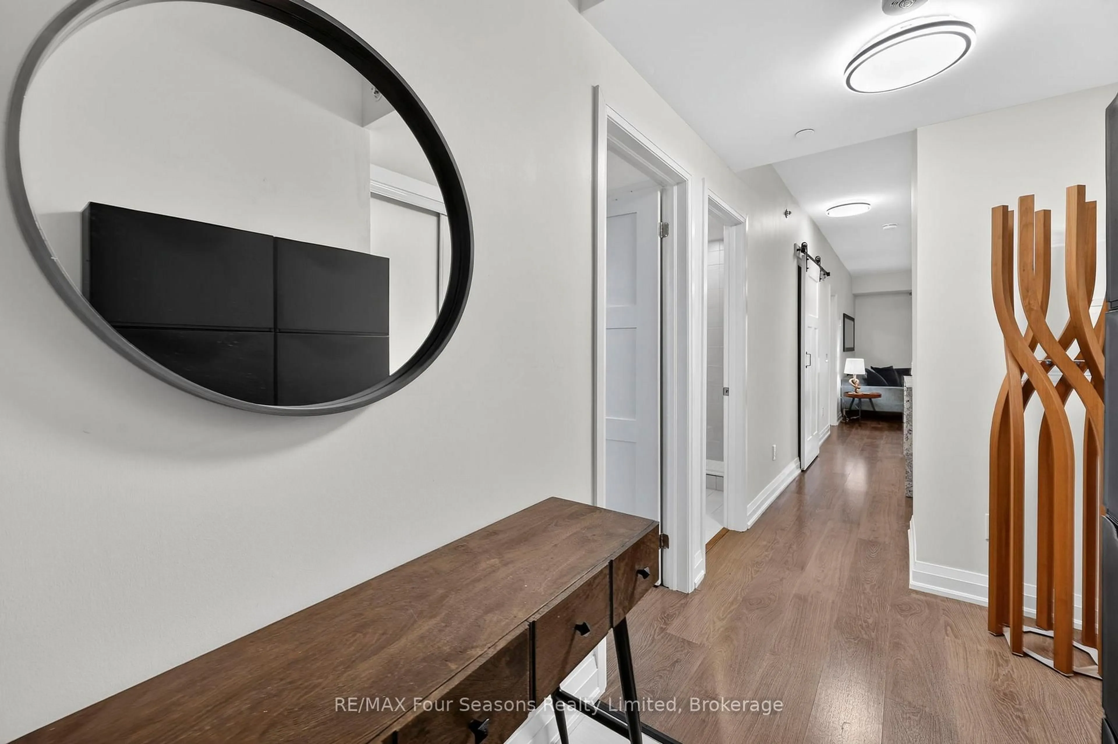 Indoor entryway for 17 Spooner Cres #108, Collingwood Ontario L9Y 1T3