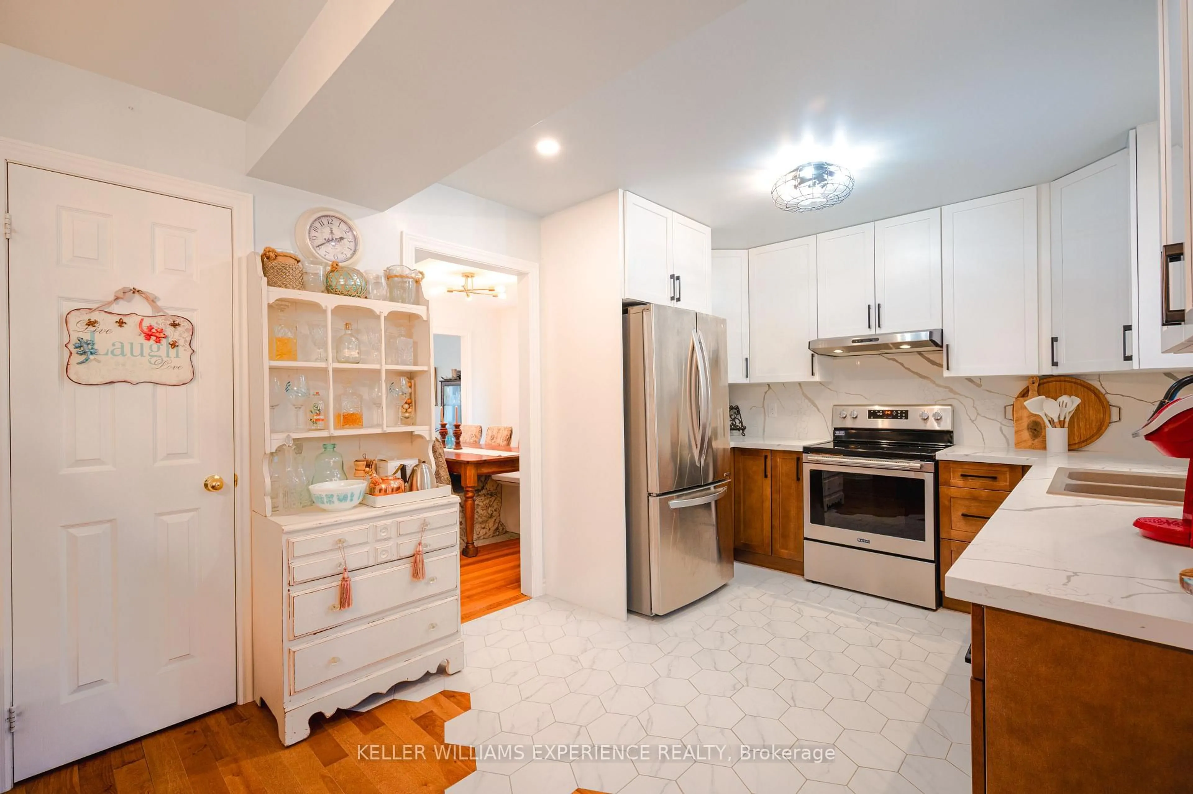 Open concept kitchen, unknown for 43 Dunnett Dr, Barrie Ontario L4N 0J7