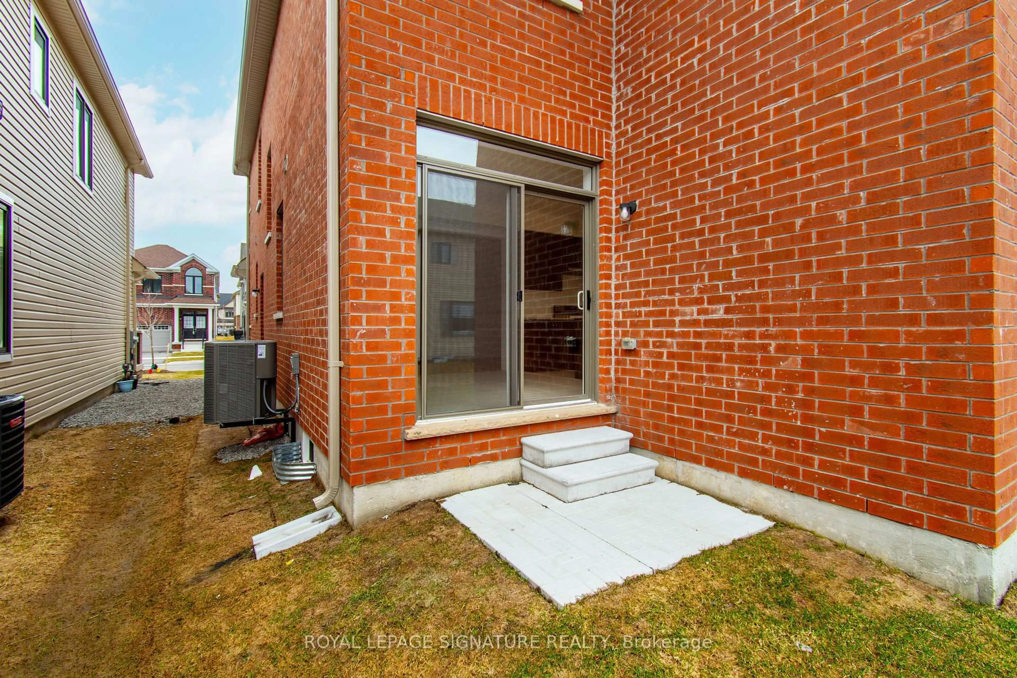 Home with brick exterior material, street for 22 Prudhoe Terr, Barrie Ontario L9S 2Z8