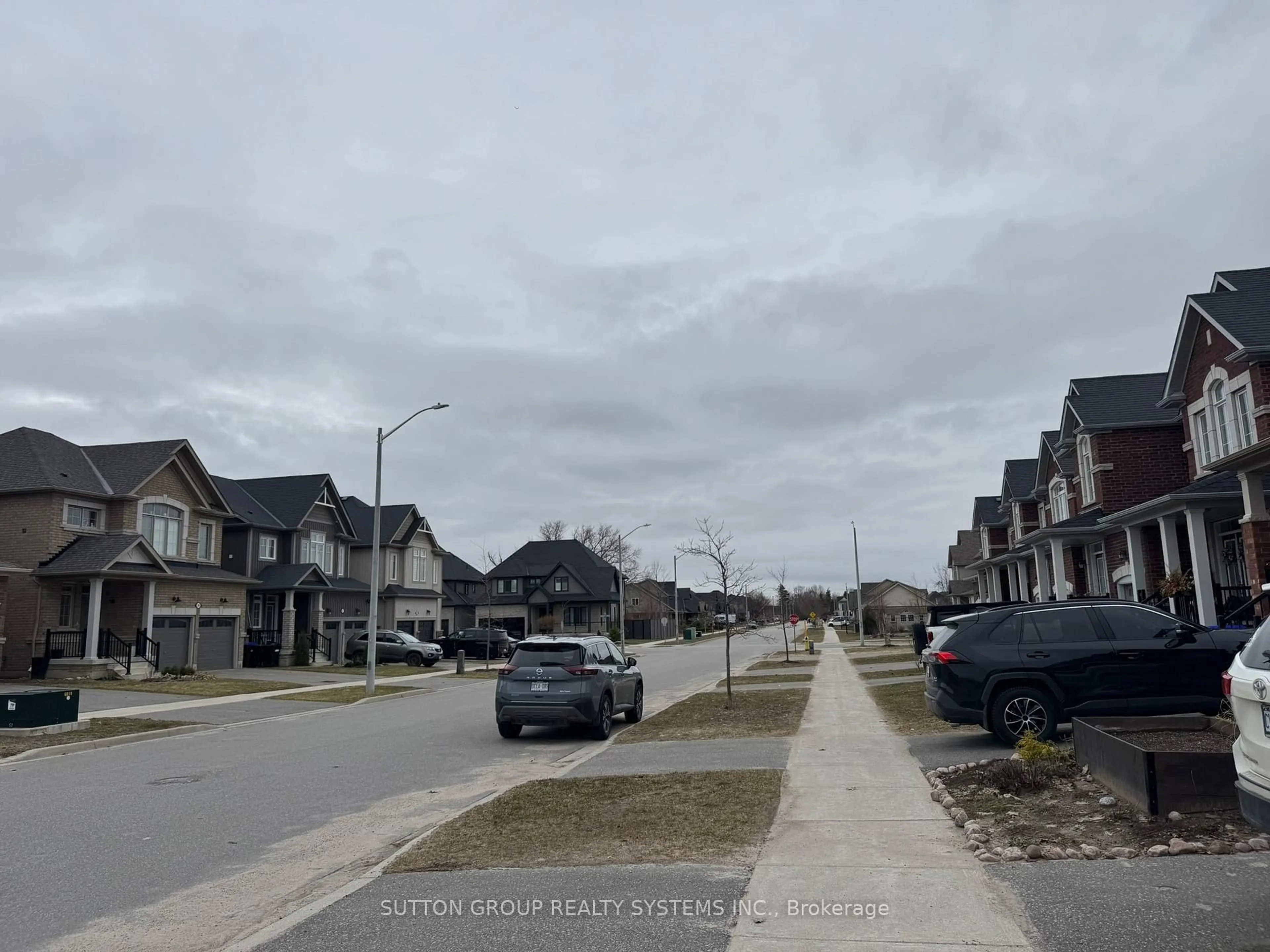 Blurry image for 48 Portland St, Collingwood Ontario L9Y 0W9