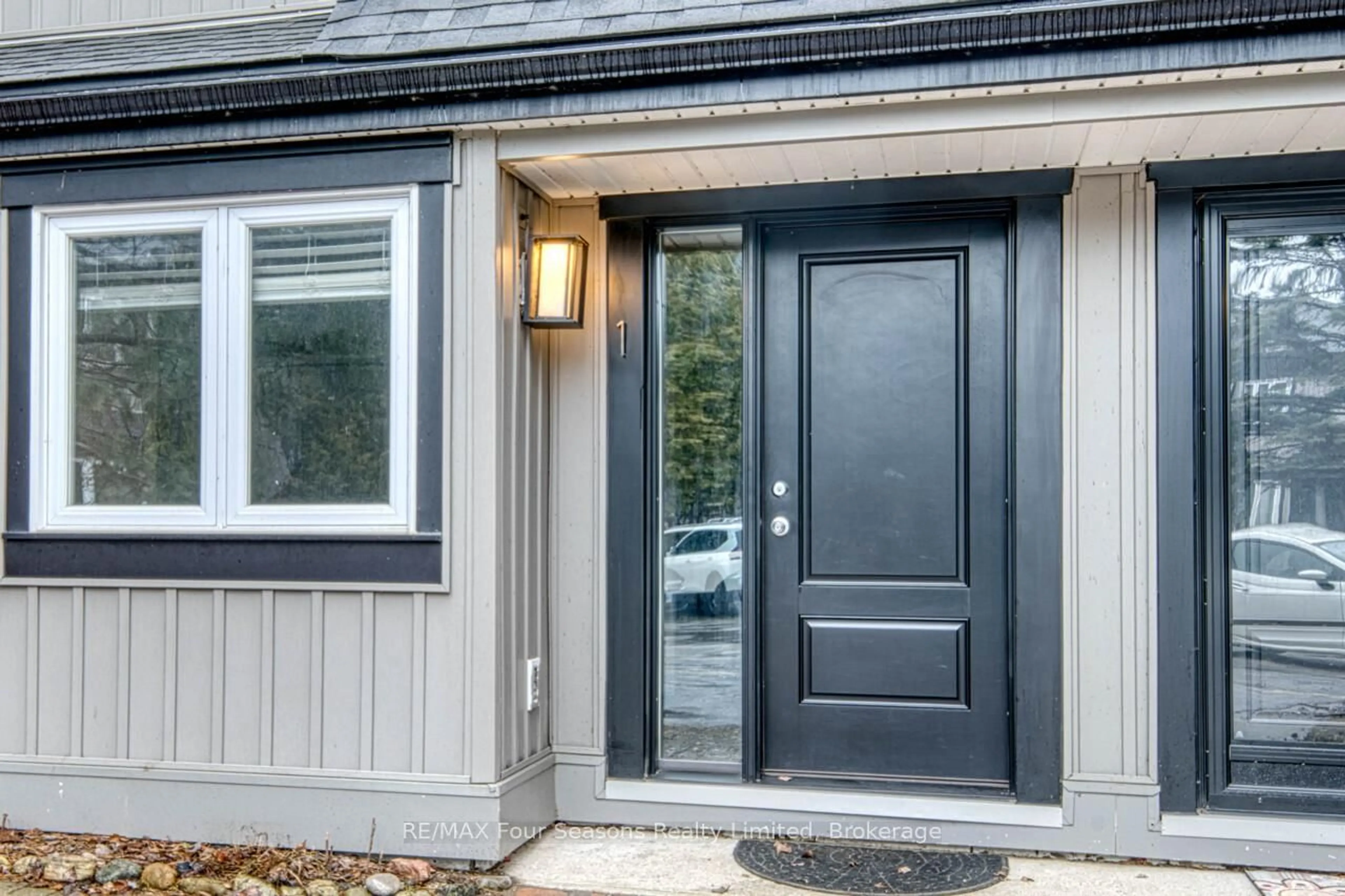 Unknown for 5 Harbour St #1, Collingwood Ontario L9Y 5C5