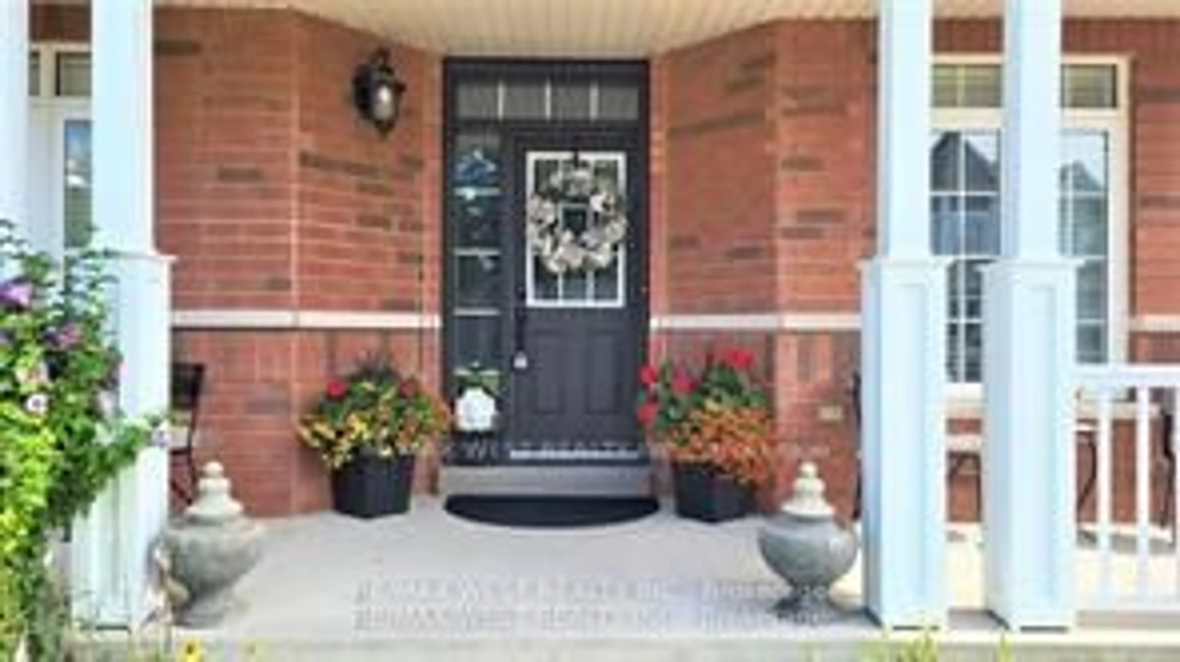 Indoor entryway for 118 Succession Cres, Barrie Ontario L4M 7G7
