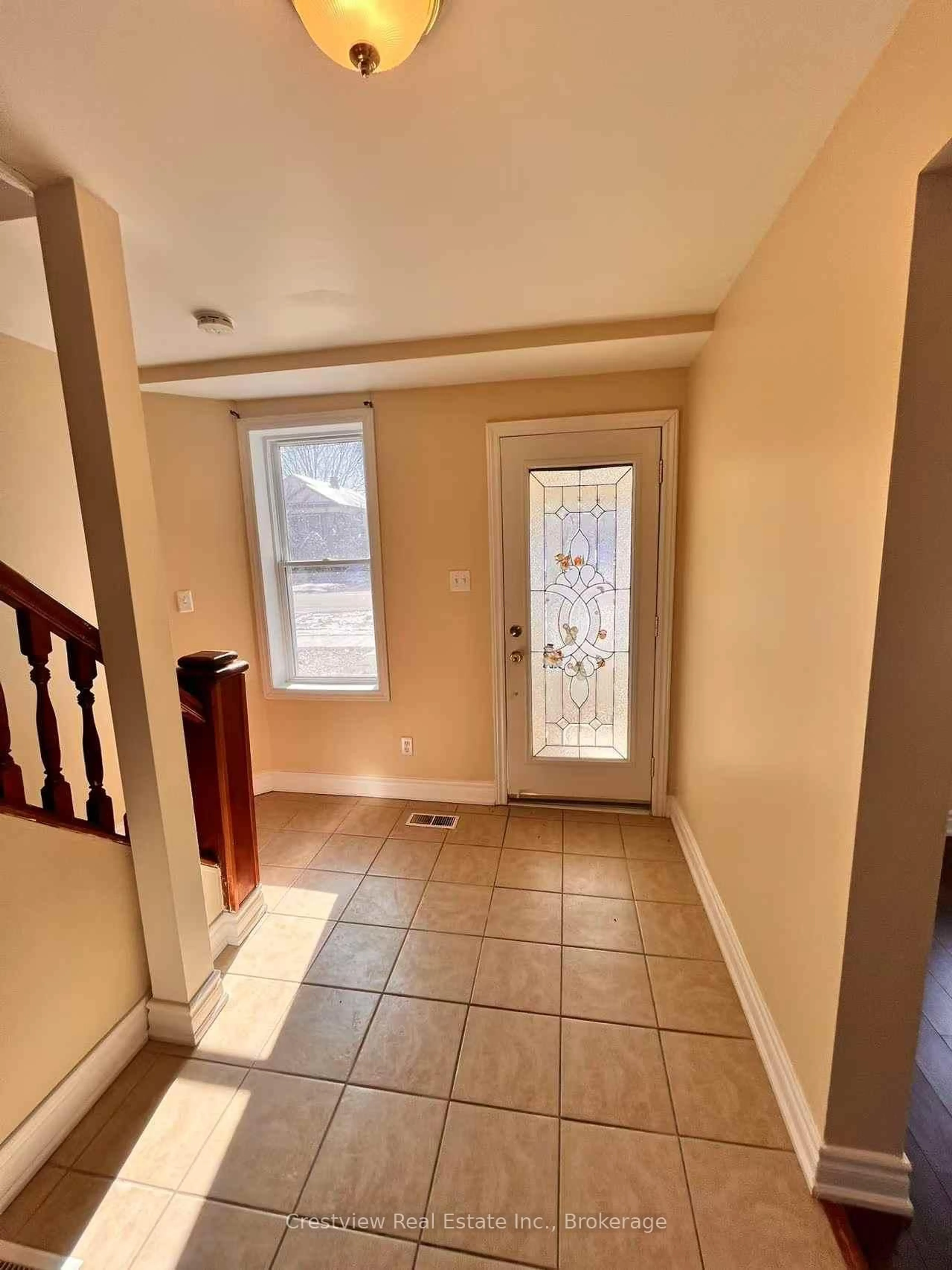 Unknown for 96 John St, Barrie Ontario L4N 2K5