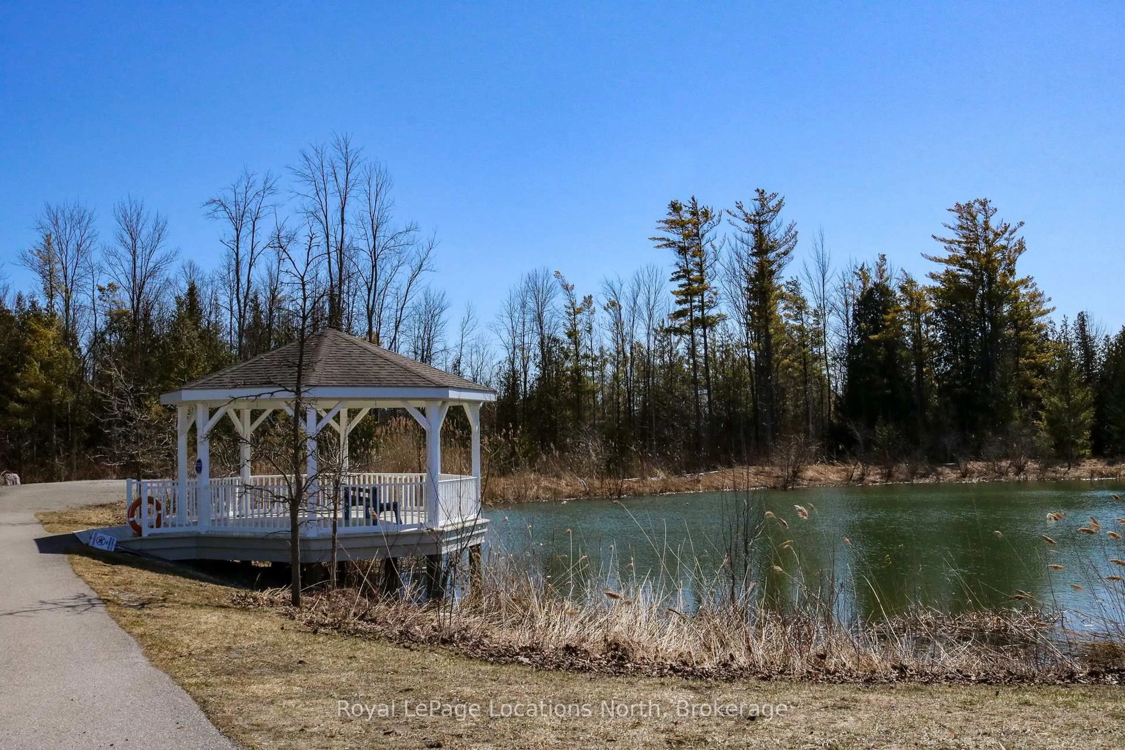 Patio, water/lake/river/ocean view for 16 New York Ave, Wasaga Beach Ontario L9Z 3A8