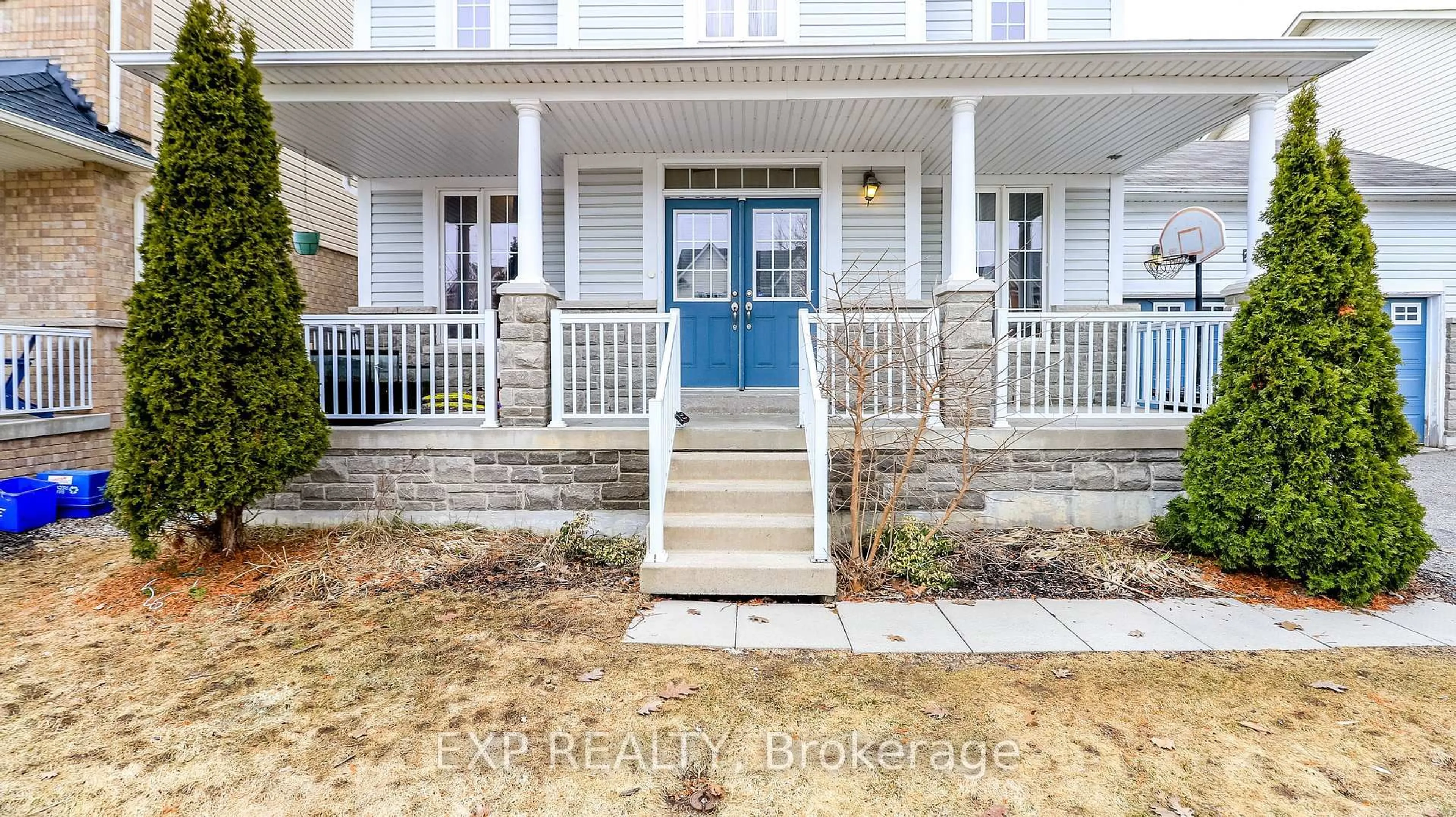 Indoor entryway for 29 The Queensway, Barrie Ontario L4M 7H5